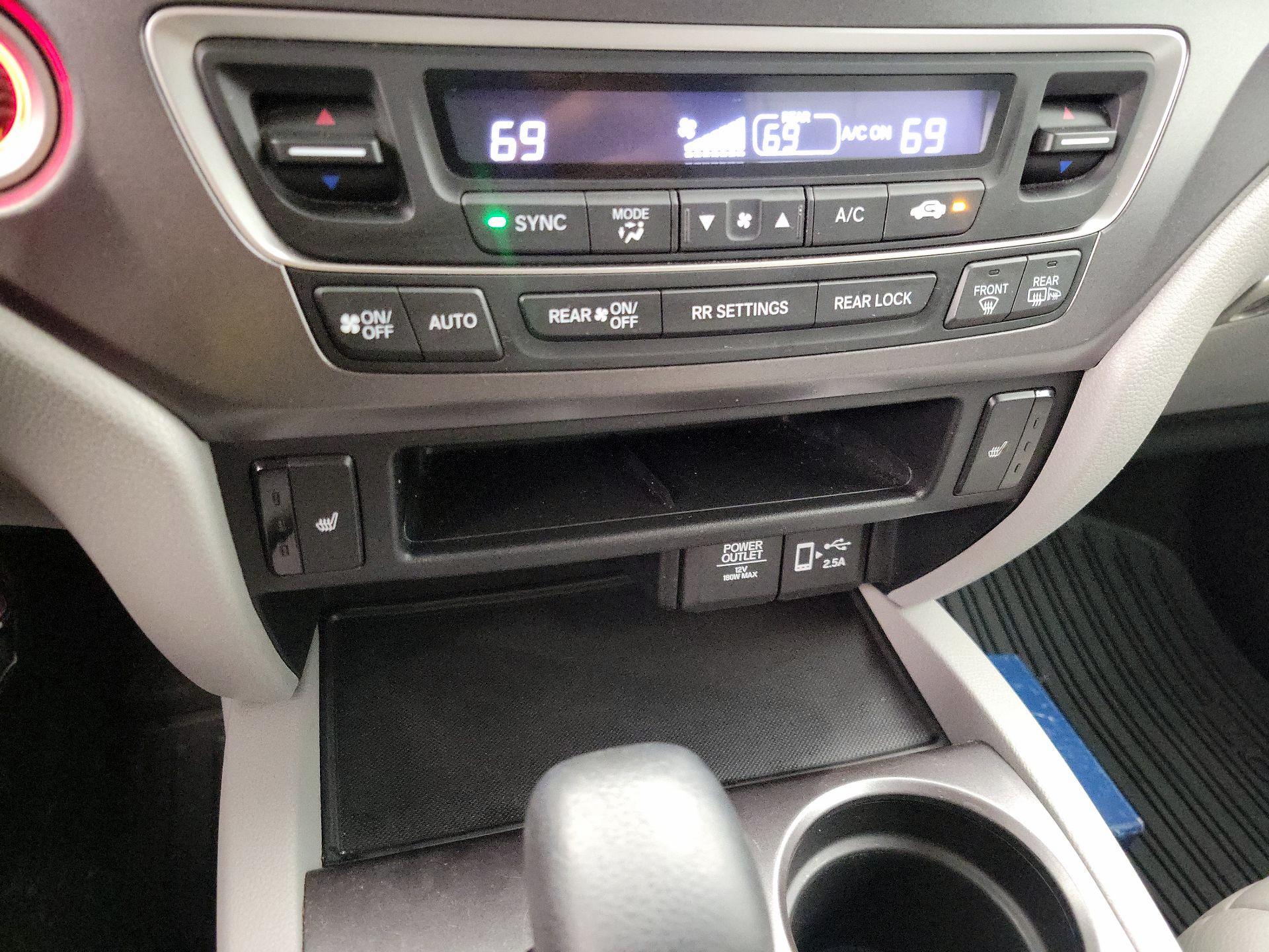 Thumbnail: 2020 Honda Pilot - 16