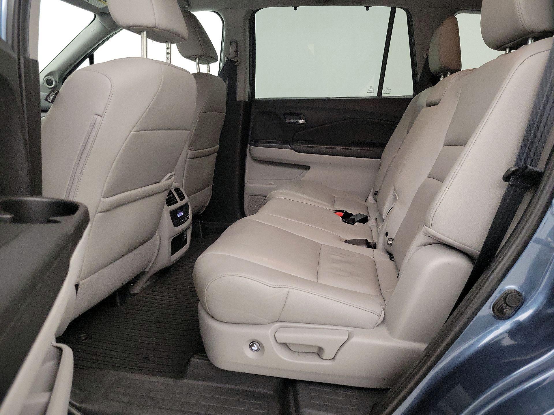 Thumbnail: 2020 Honda Pilot - 19