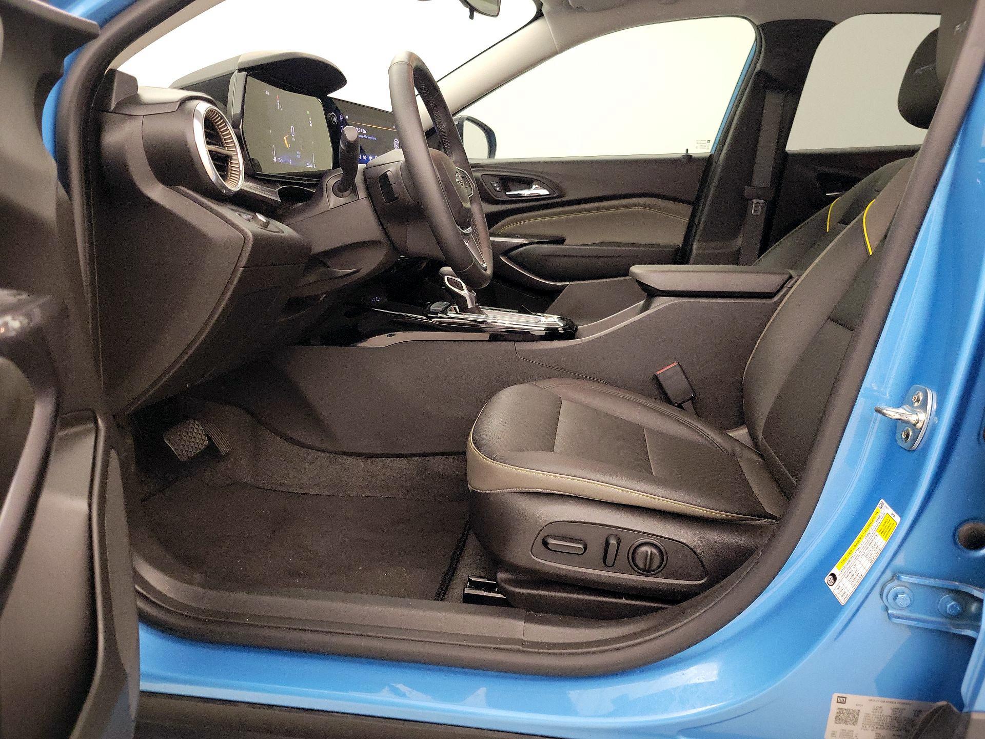 Thumbnail: 2025 Chevrolet Trax - 11