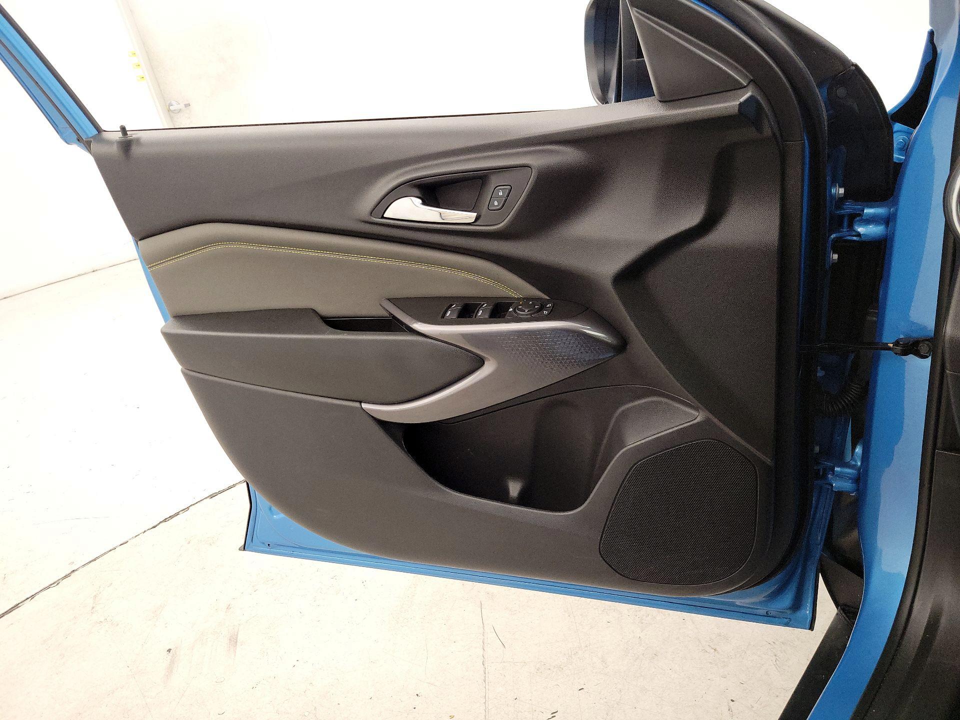 Thumbnail: 2025 Chevrolet Trax - 12