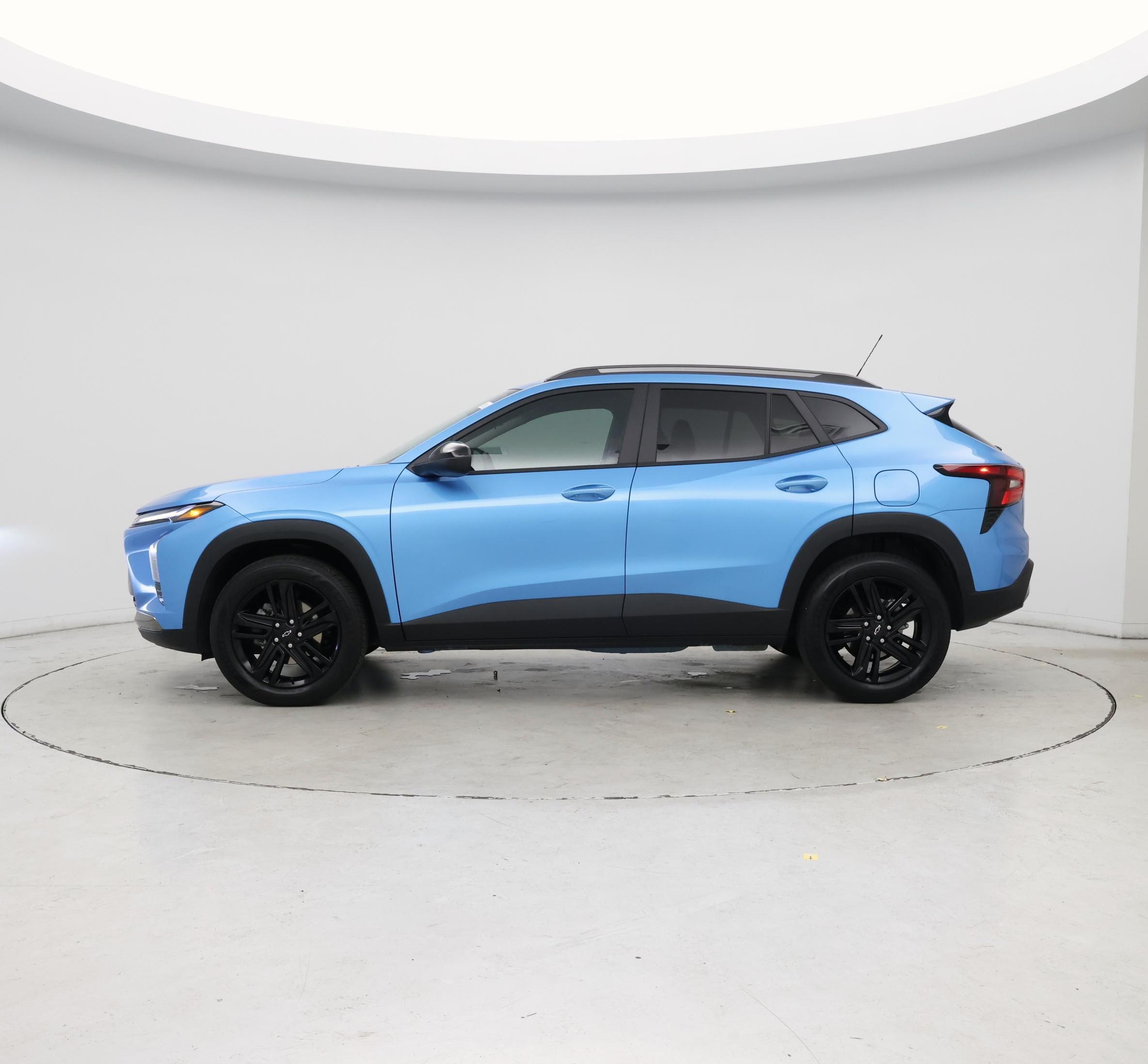 Thumbnail: 2025 Chevrolet Trax - 3