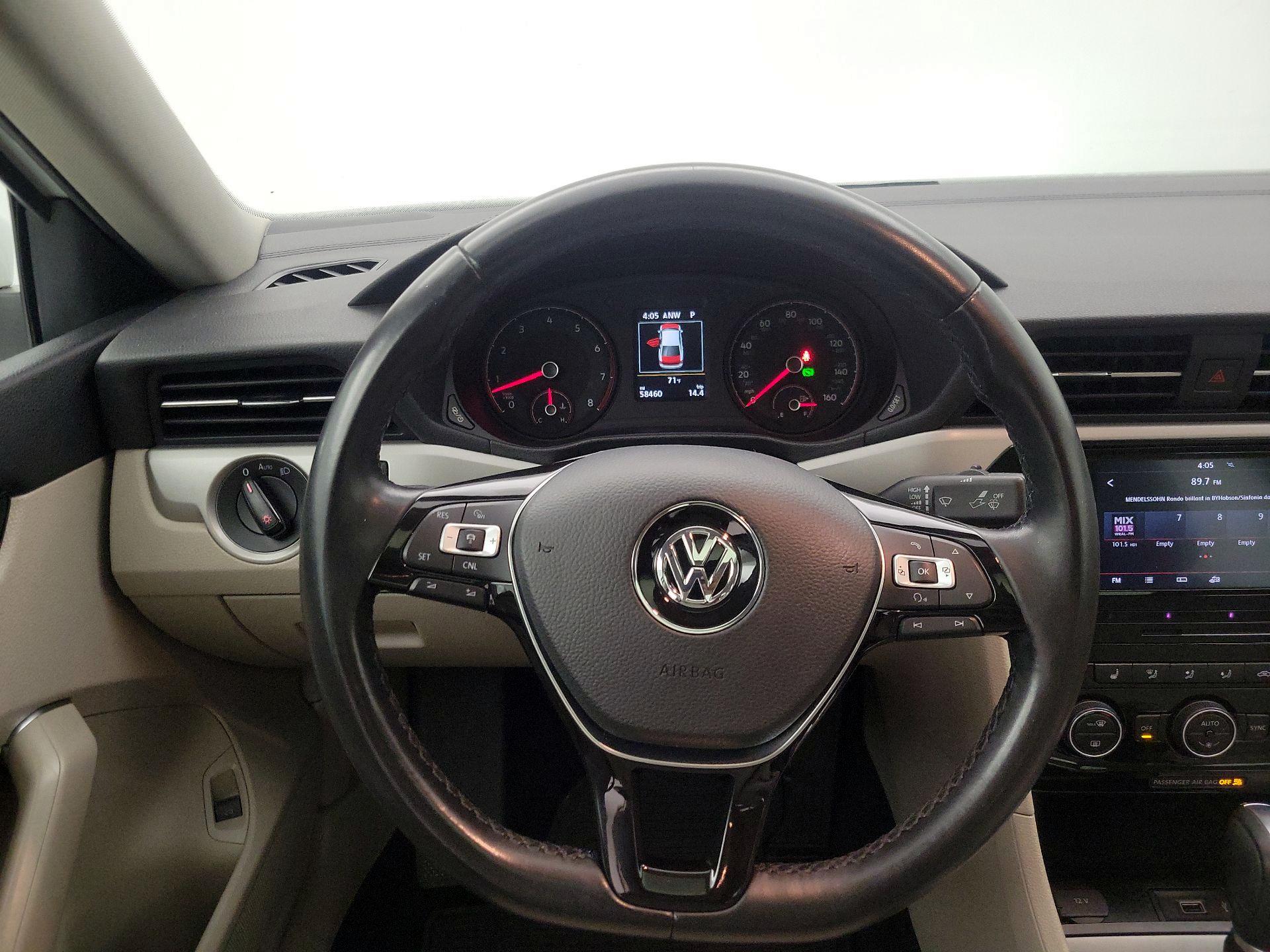 Thumbnail: 2020 Volkswagen Passat - 10