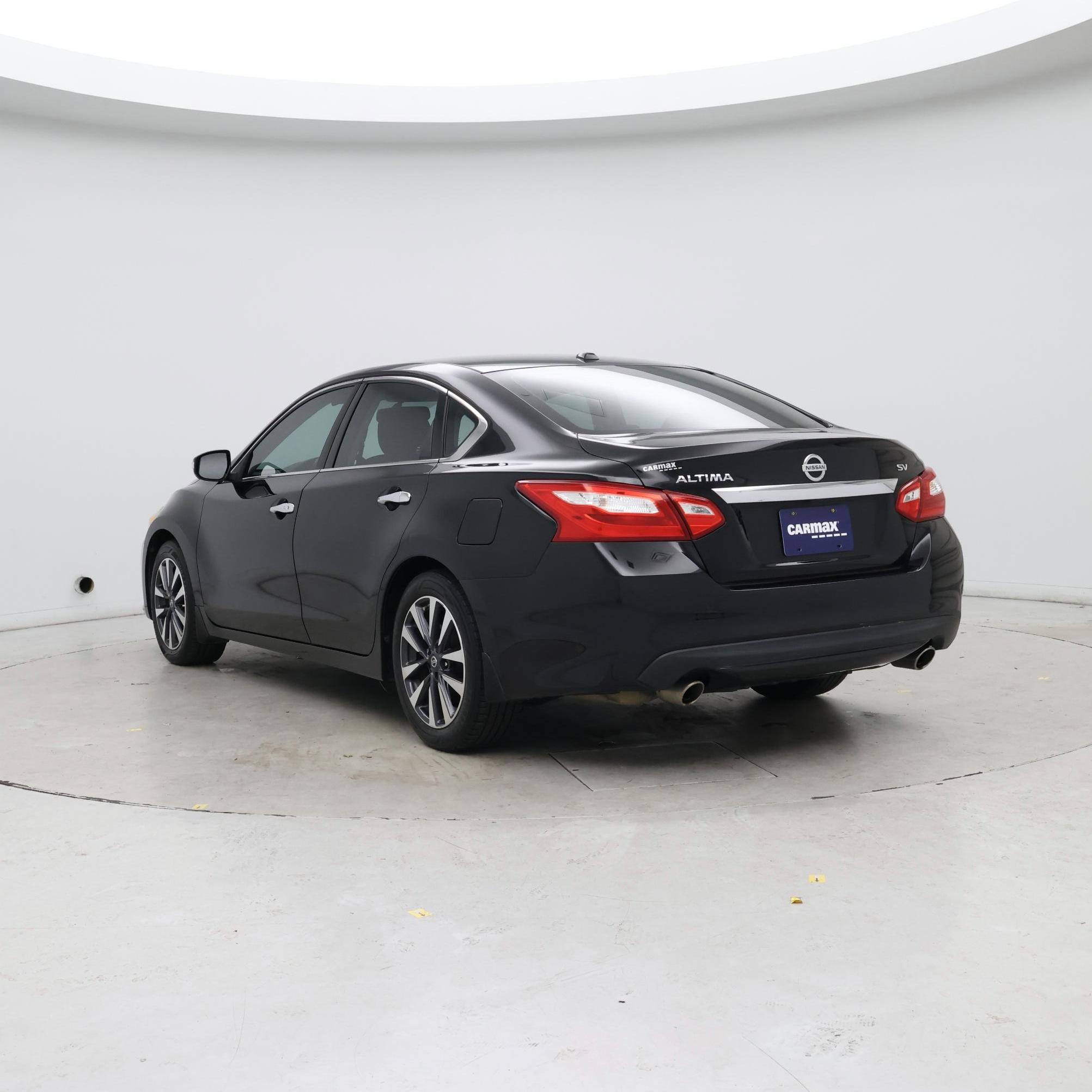Thumbnail: 2016 Nissan Altima - 2