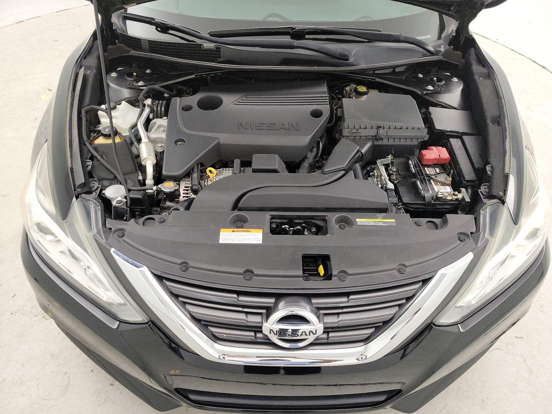 Thumbnail: 2016 Nissan Altima - 19