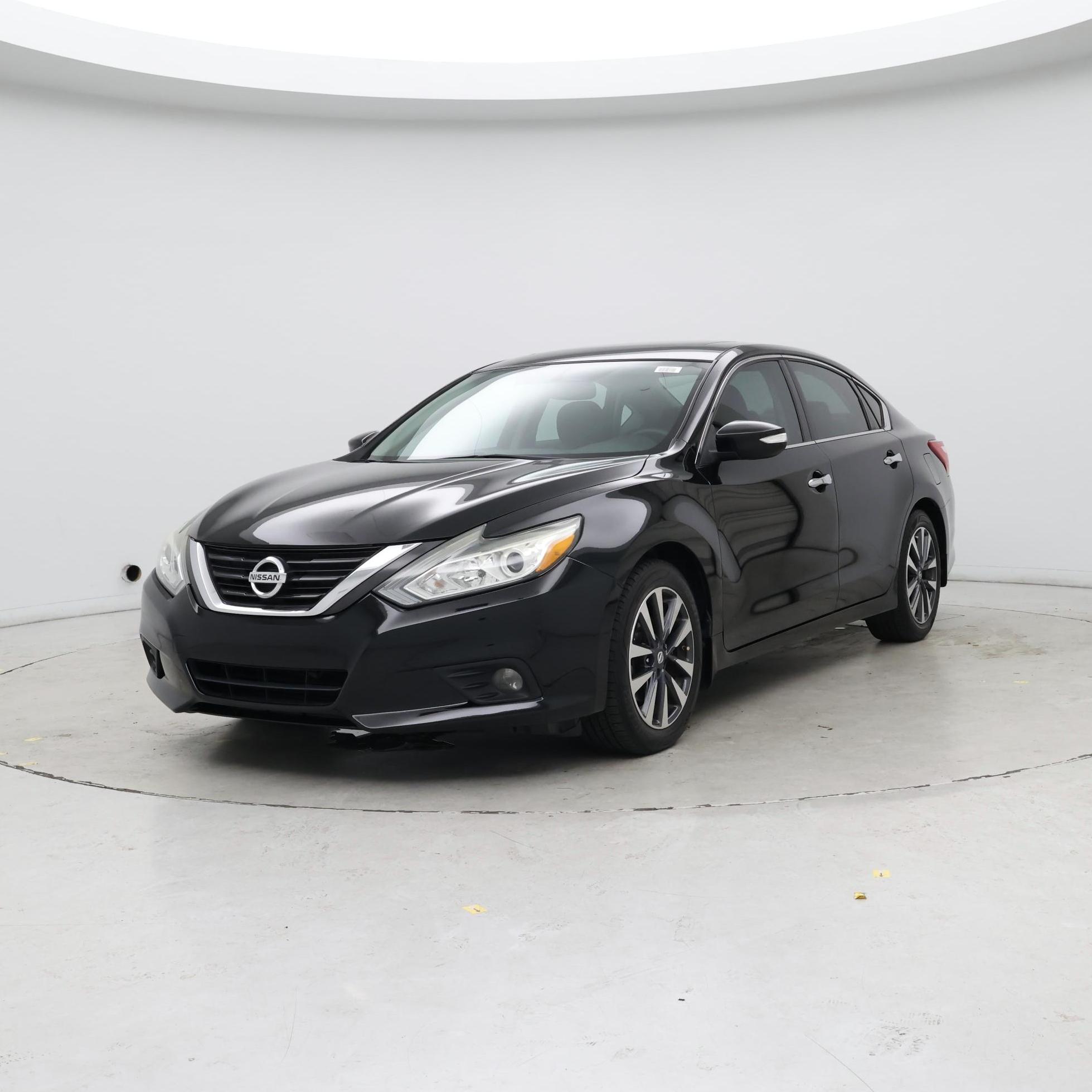 Thumbnail: 2016 Nissan Altima - 4