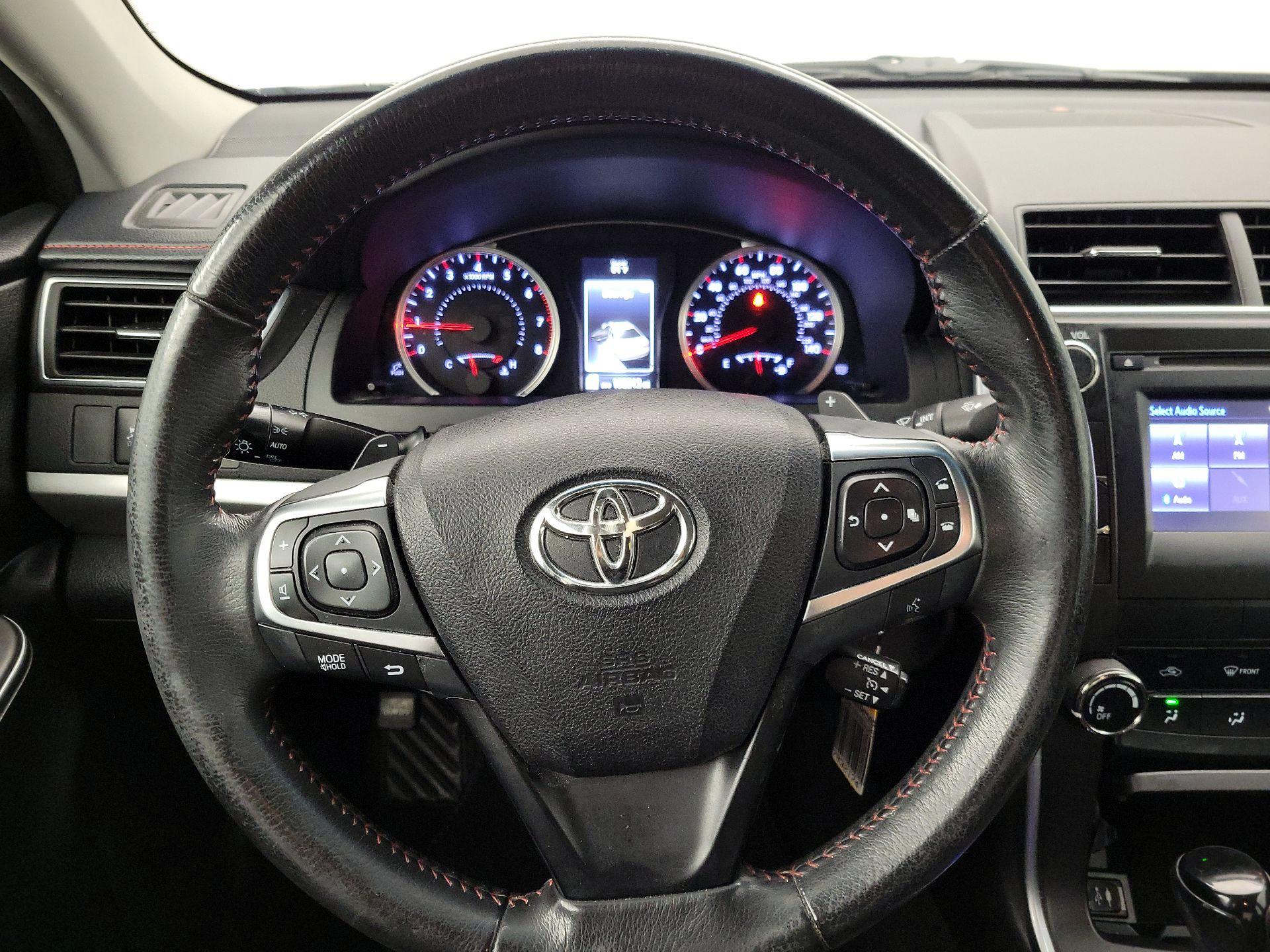 Thumbnail: 2016 Toyota Camry - 10