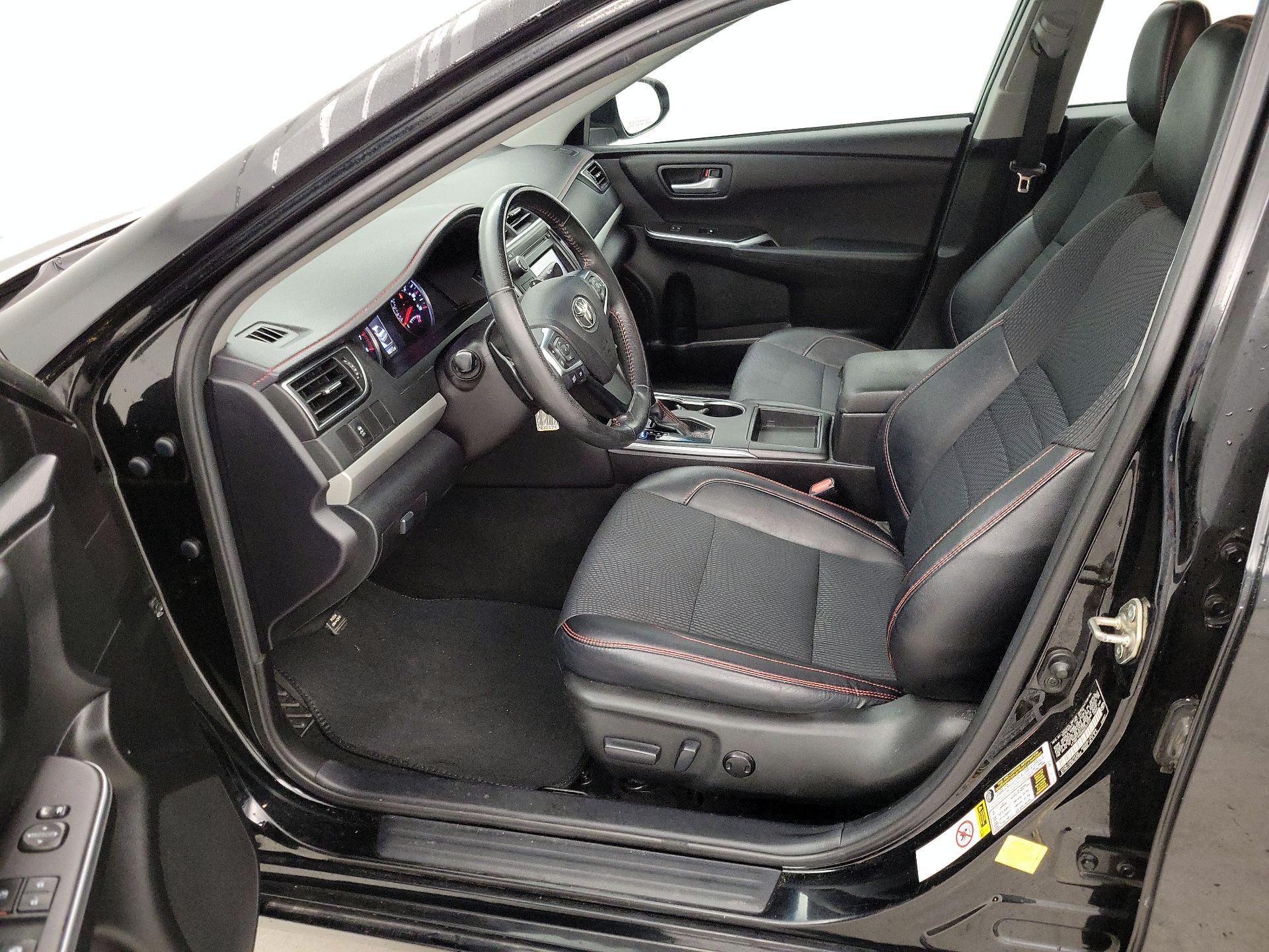 Thumbnail: 2016 Toyota Camry - 11