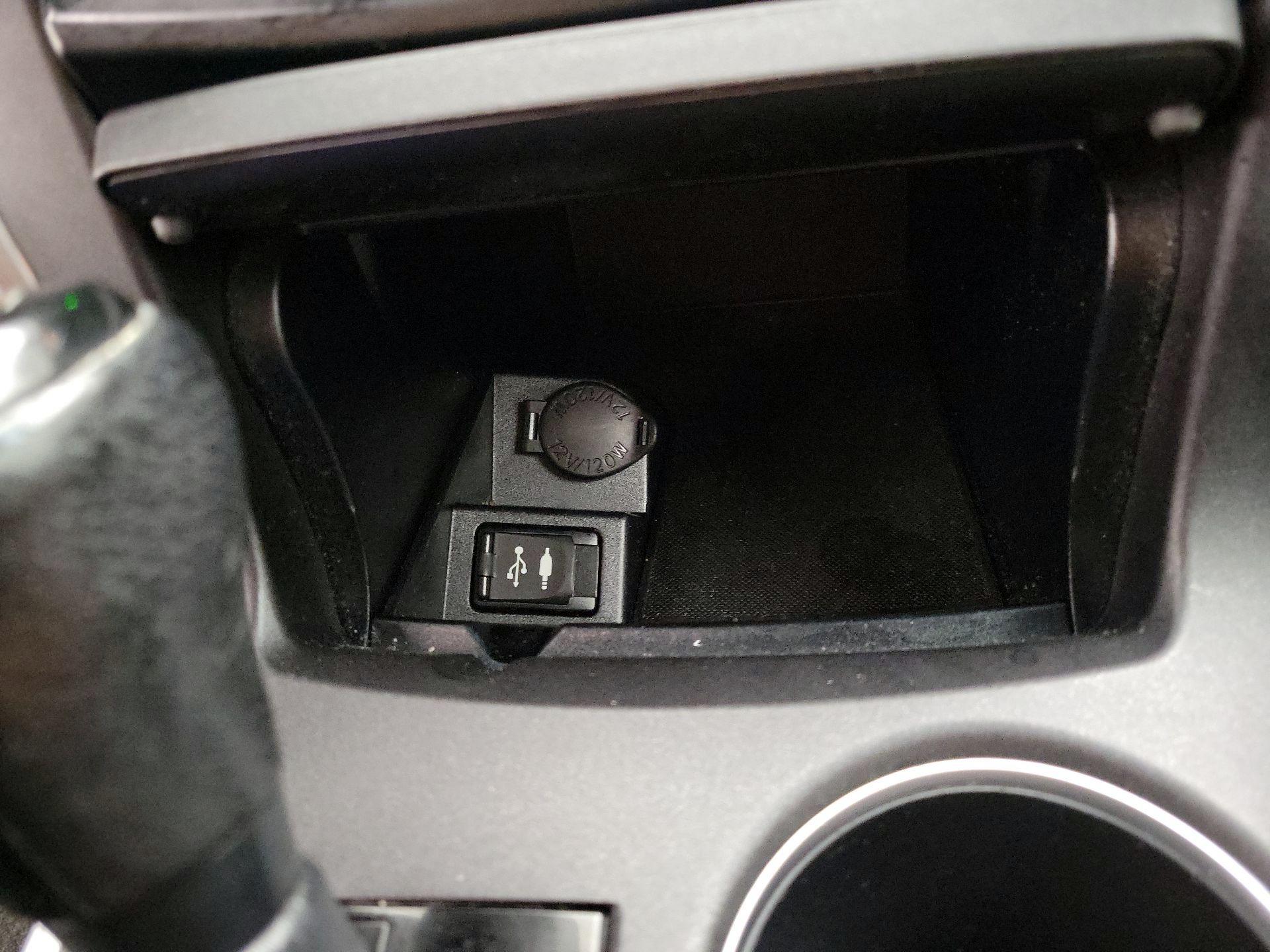 Thumbnail: 2016 Toyota Camry - 18