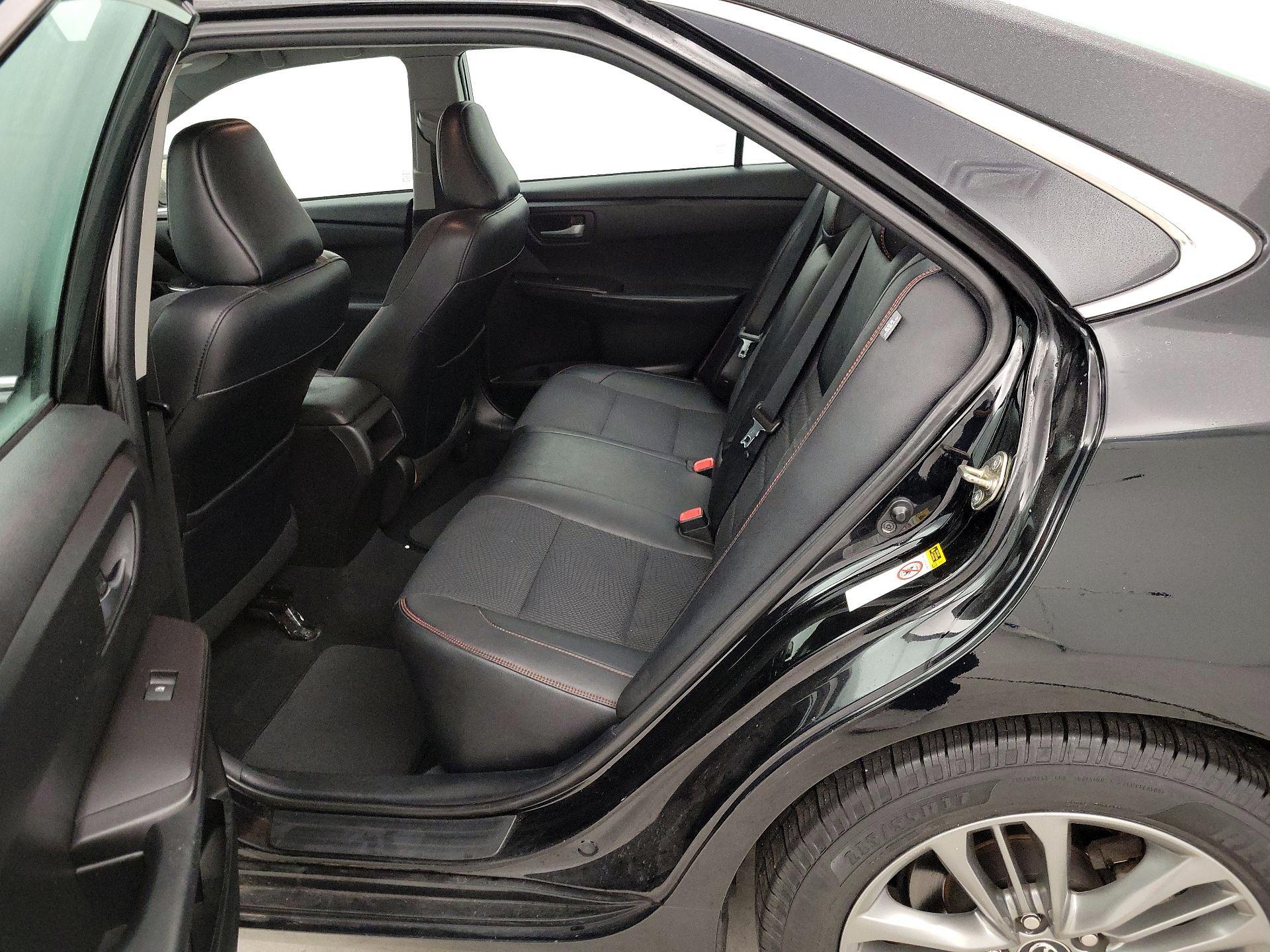 Thumbnail: 2016 Toyota Camry - 19