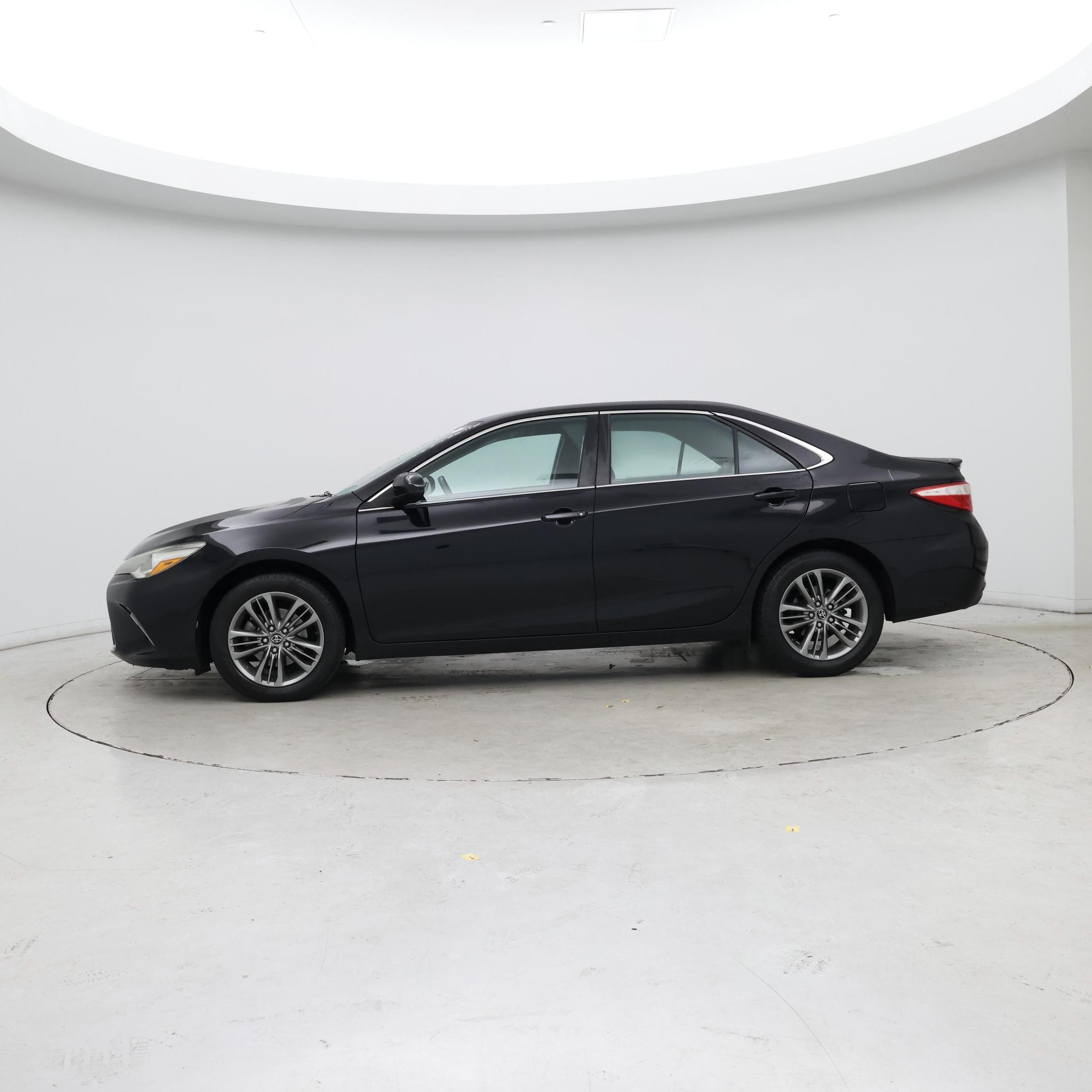 Thumbnail: 2016 Toyota Camry - 3