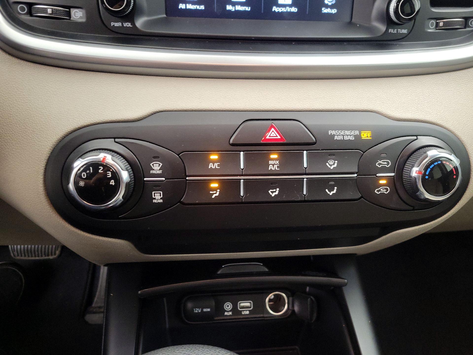 Thumbnail: 2020 Kia Sorento - 16