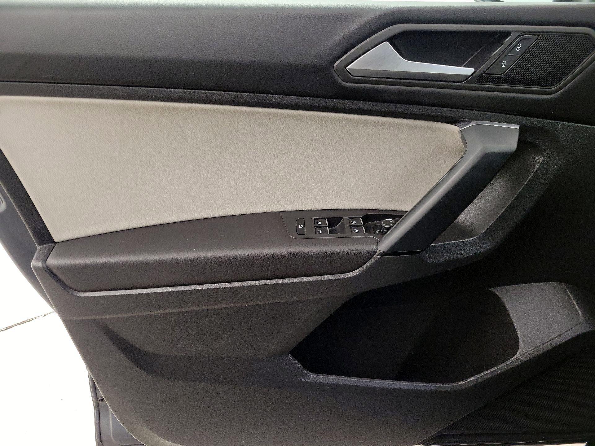 Thumbnail: 2019 Volkswagen Tiguan - 12