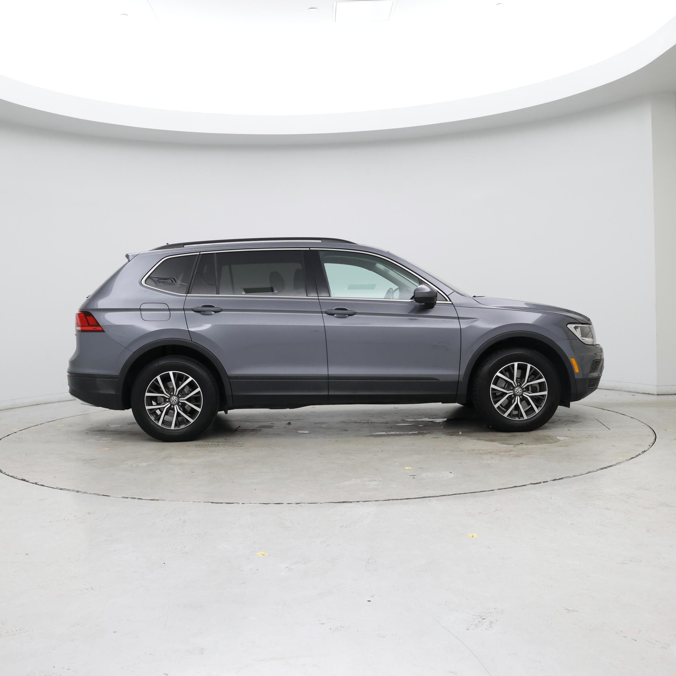 Thumbnail: 2019 Volkswagen Tiguan - 7