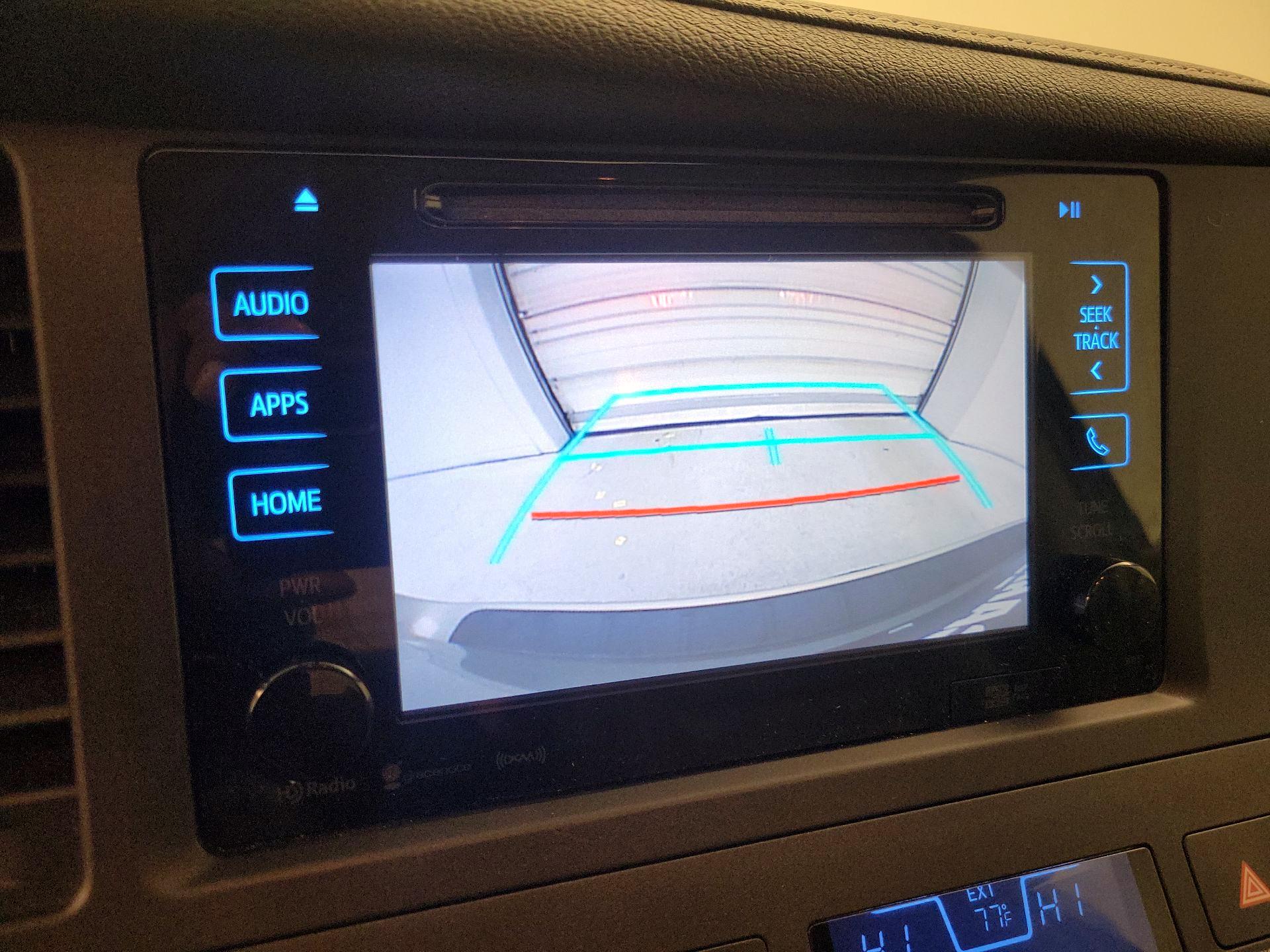 Thumbnail: 2017 Toyota Sienna - 15