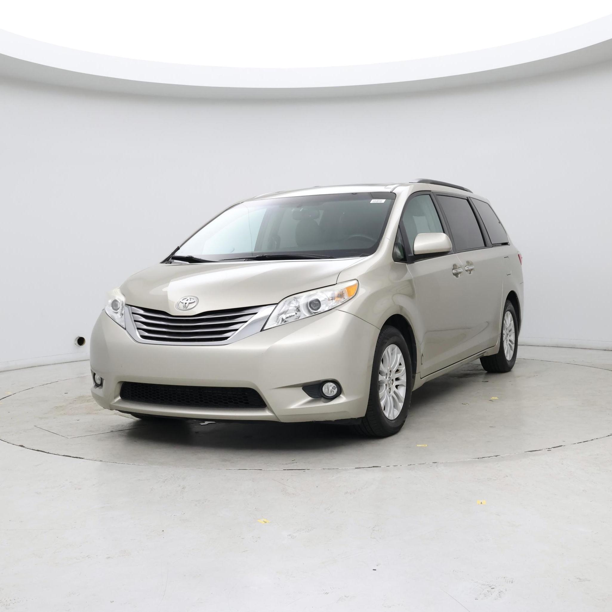 Thumbnail: 2017 Toyota Sienna - 4