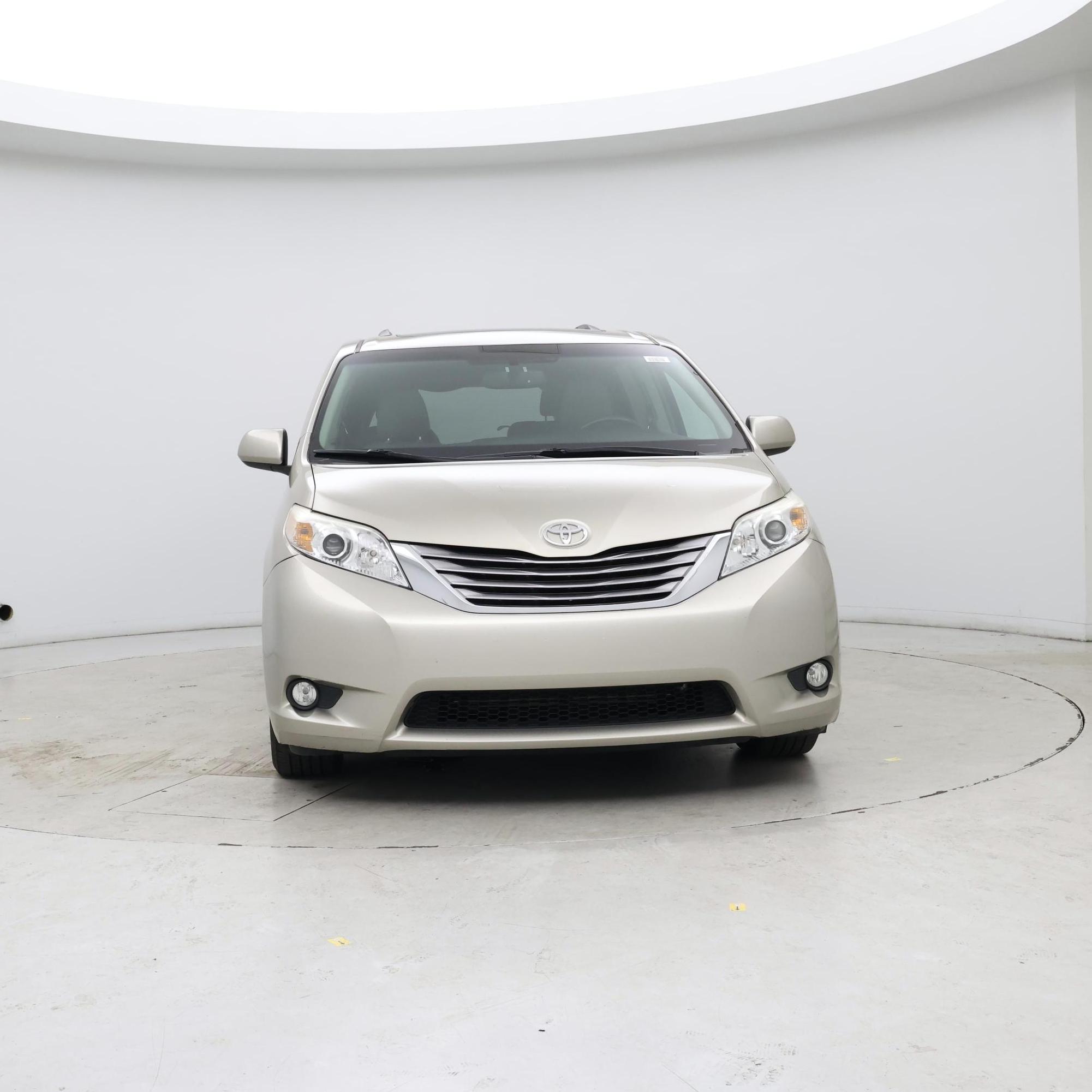 Thumbnail: 2017 Toyota Sienna - 5