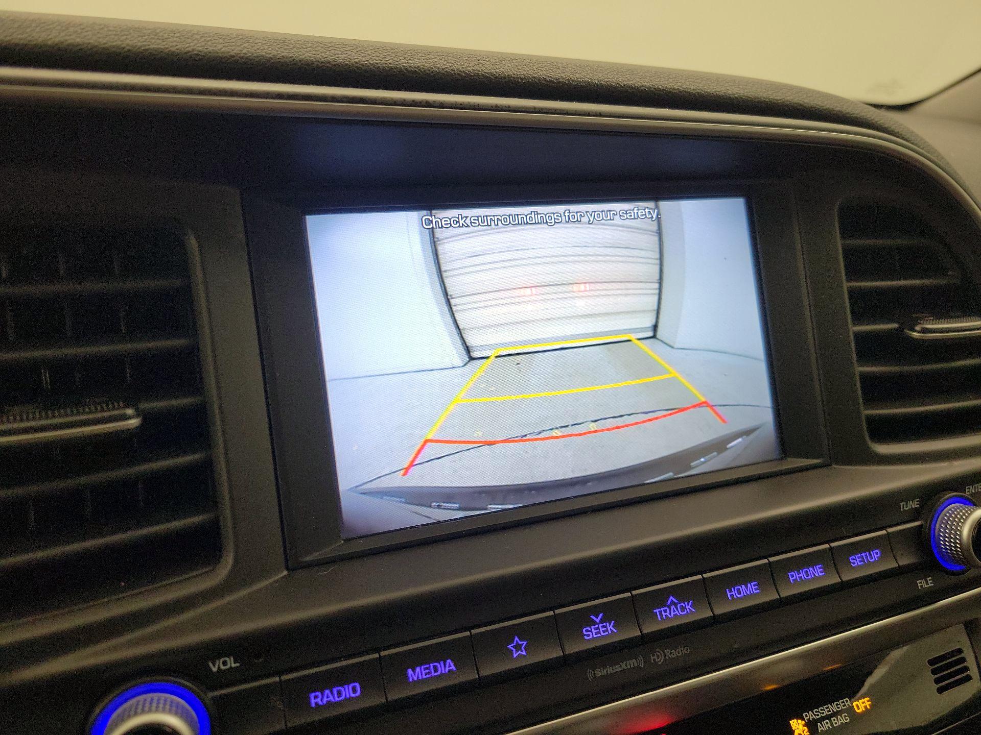Thumbnail: 2020 Hyundai Elantra - 14
