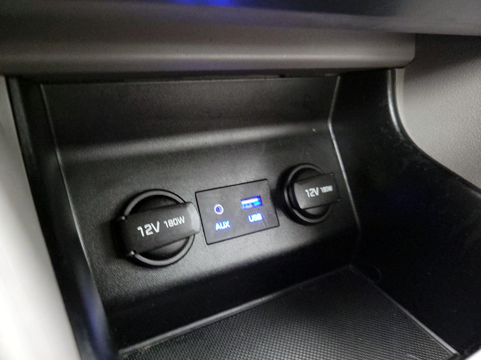 Thumbnail: 2020 Hyundai Elantra - 18