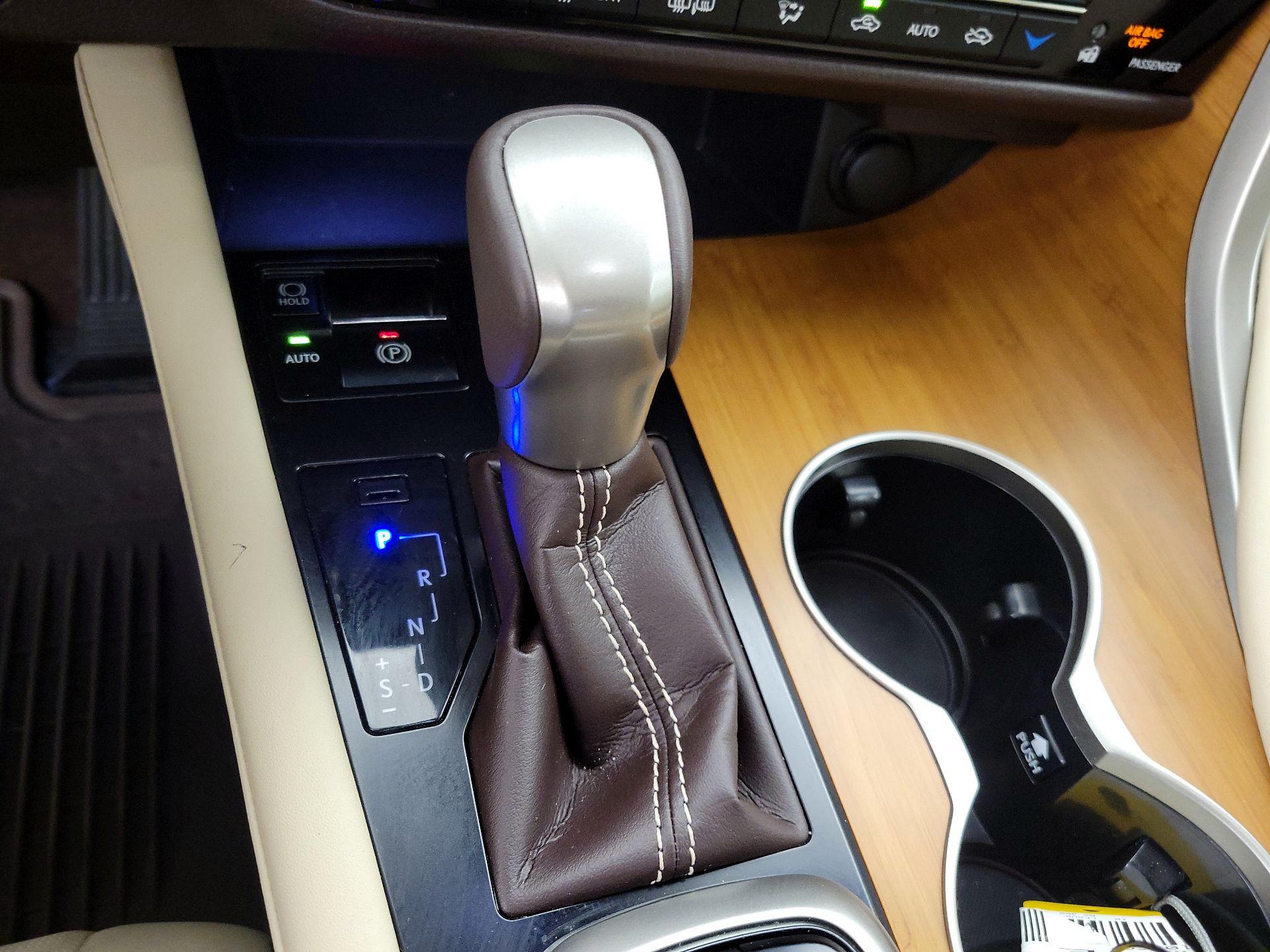 Thumbnail: 2018 Lexus RX - 17