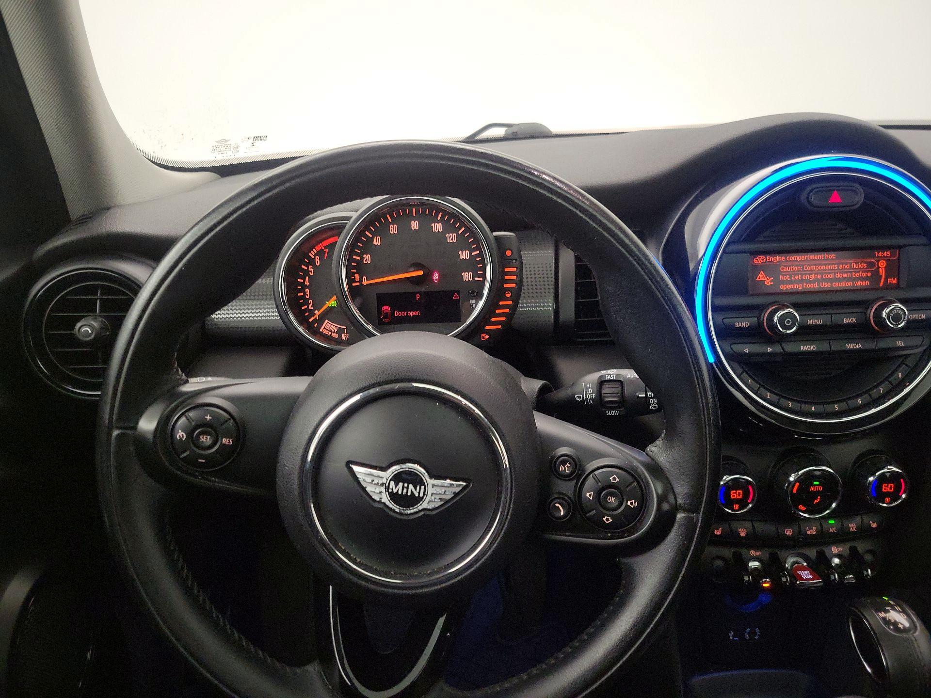 Thumbnail: 2015 MINI Cooper Hardtop - 10