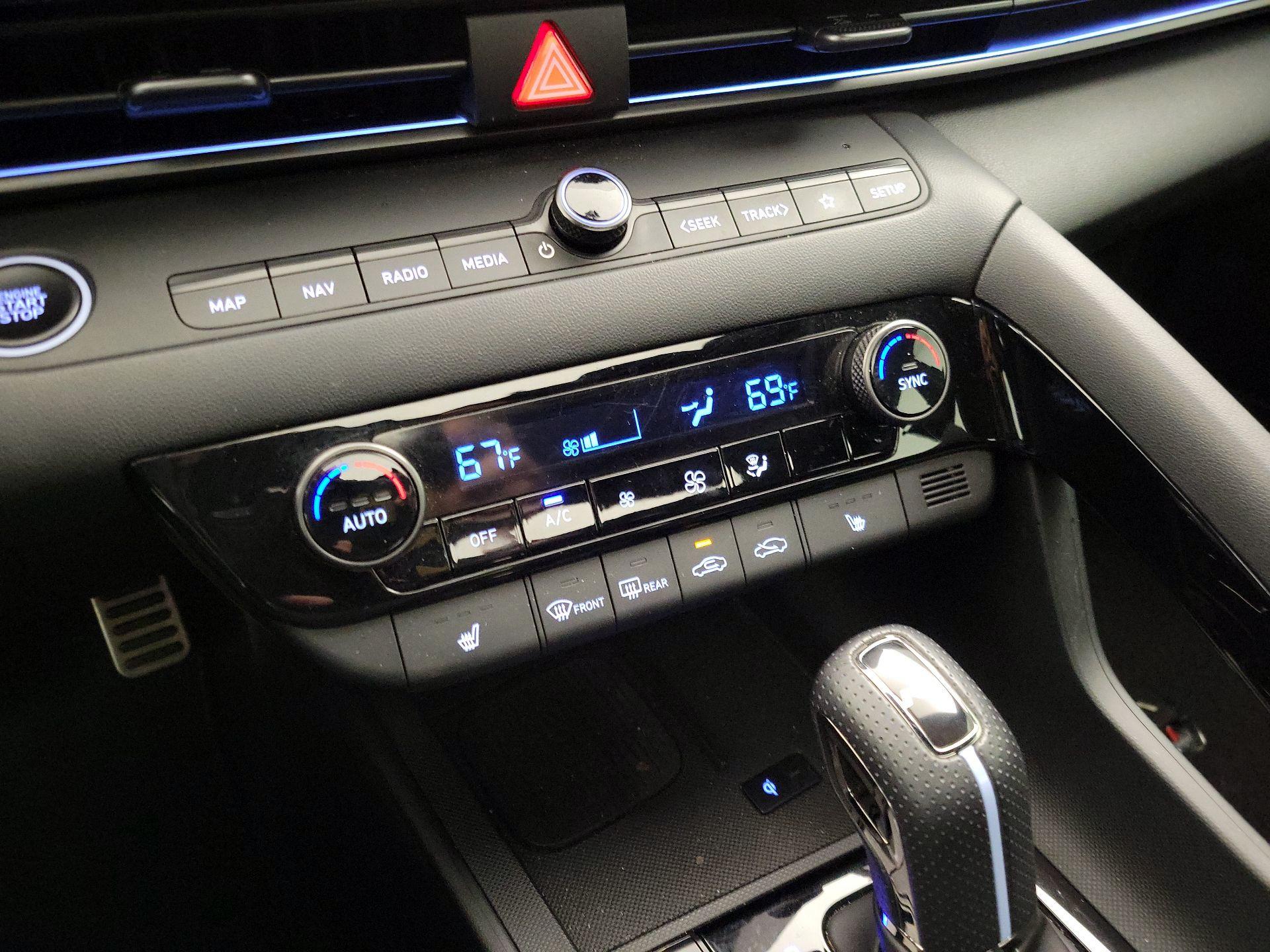 Thumbnail: 2024 Hyundai Elantra - 16