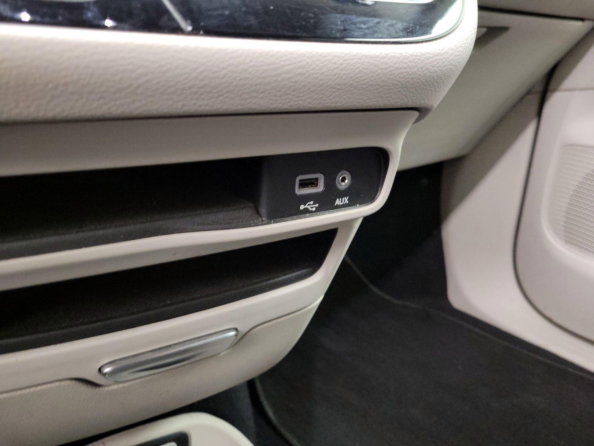 Thumbnail: 2018 Chrysler Pacifica - 18
