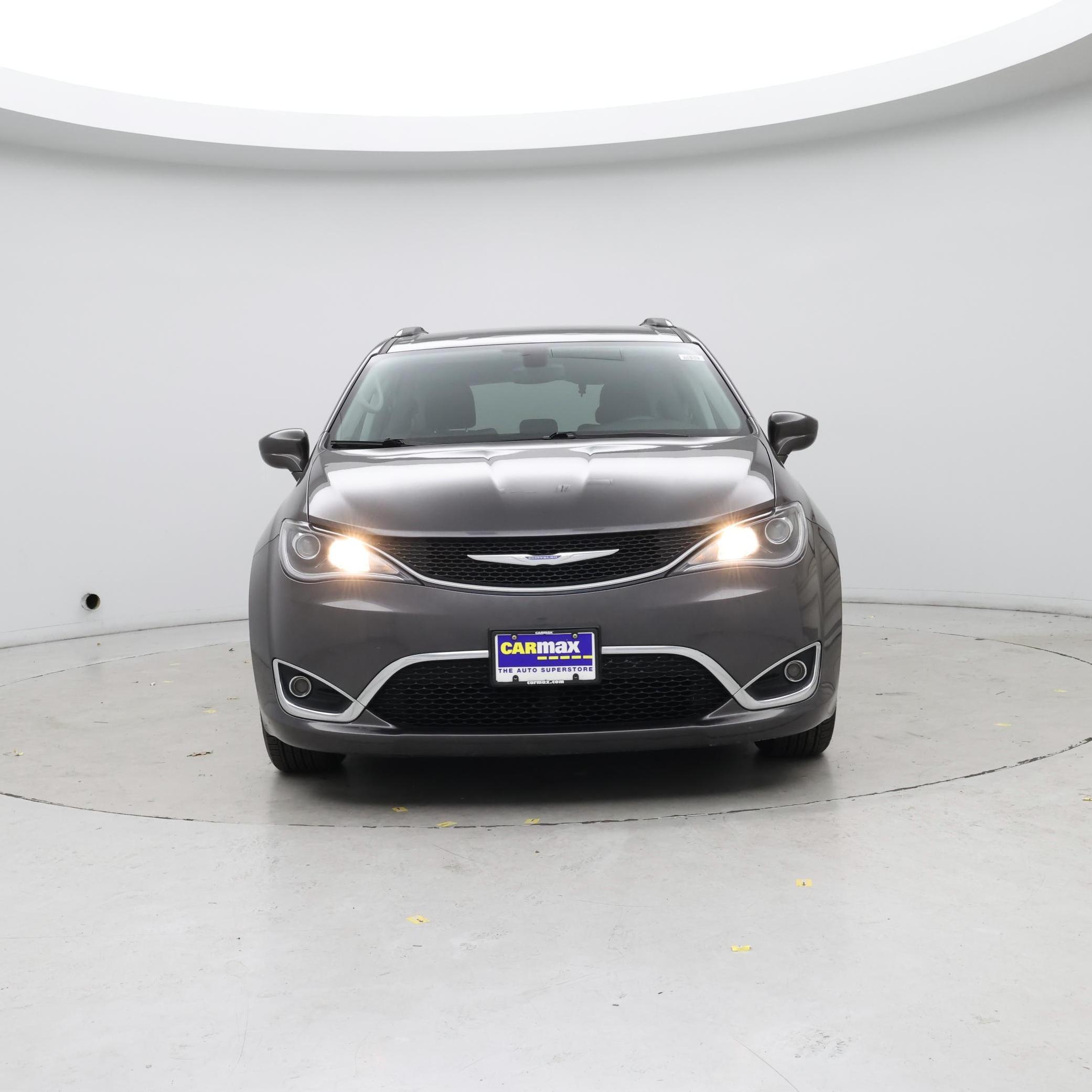 Thumbnail: 2018 Chrysler Pacifica - 5