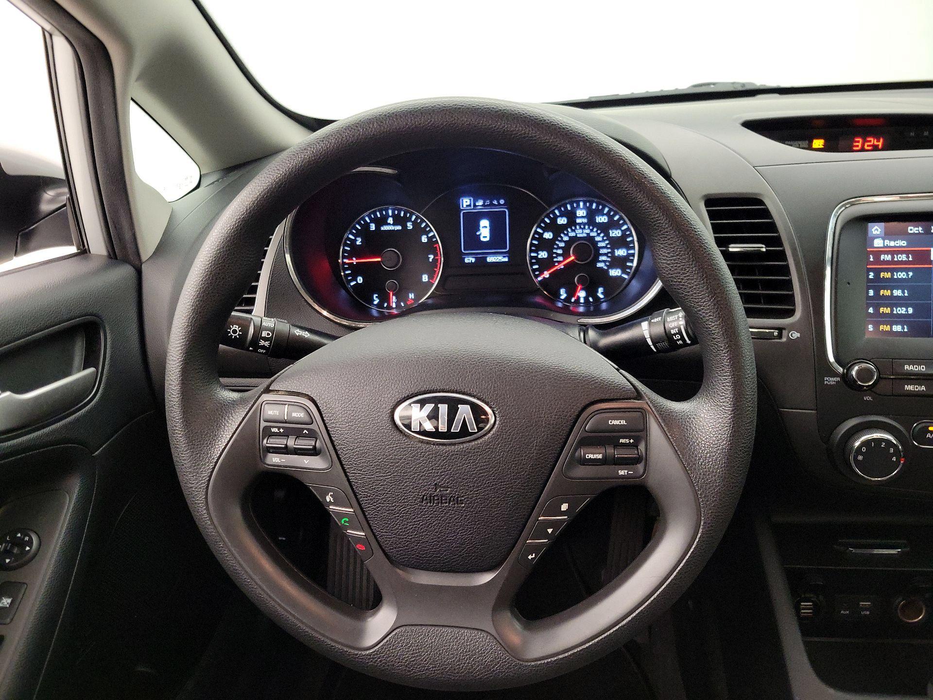 Thumbnail: 2018 Kia Forte - 10