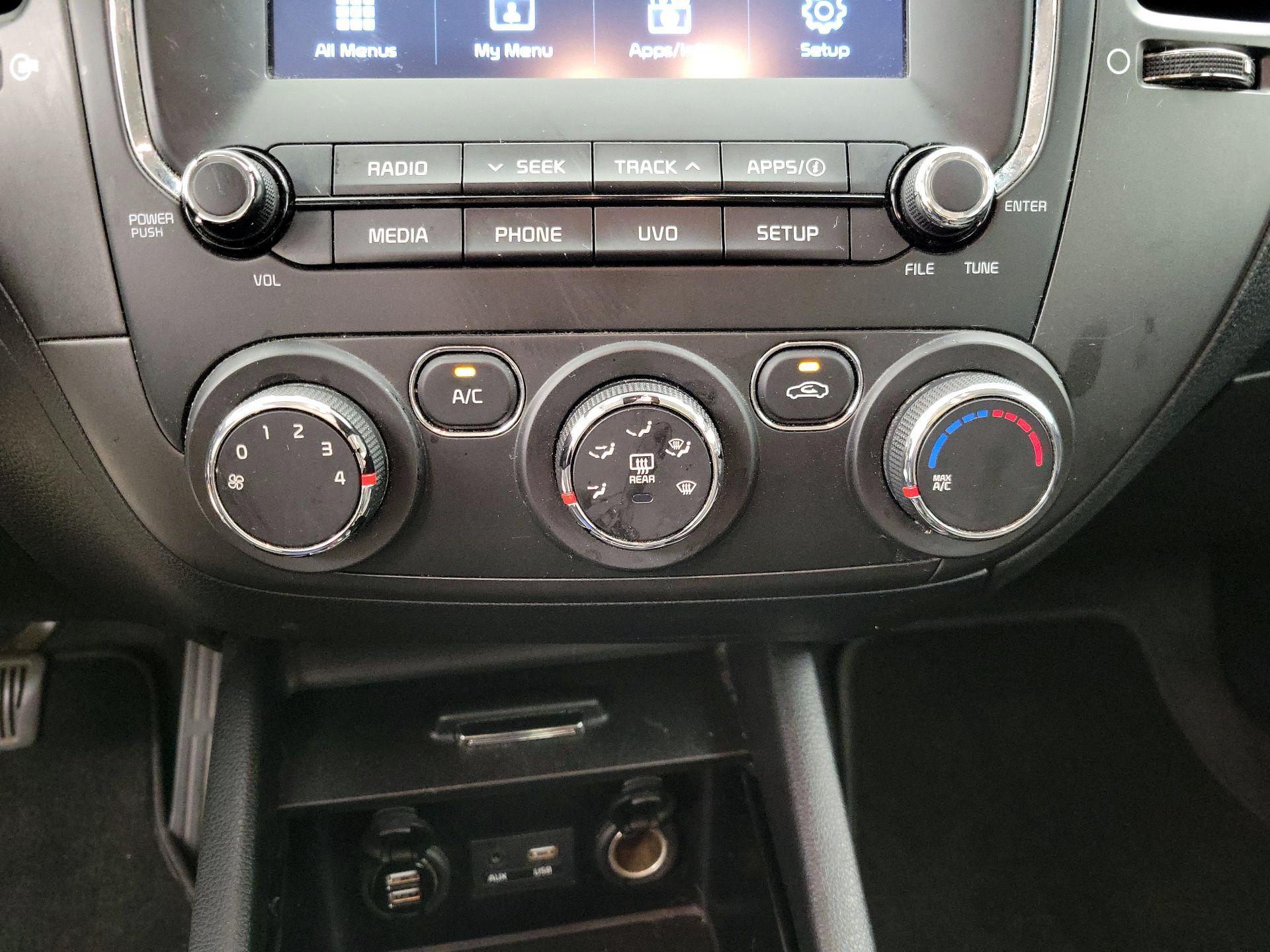 Thumbnail: 2018 Kia Forte - 16