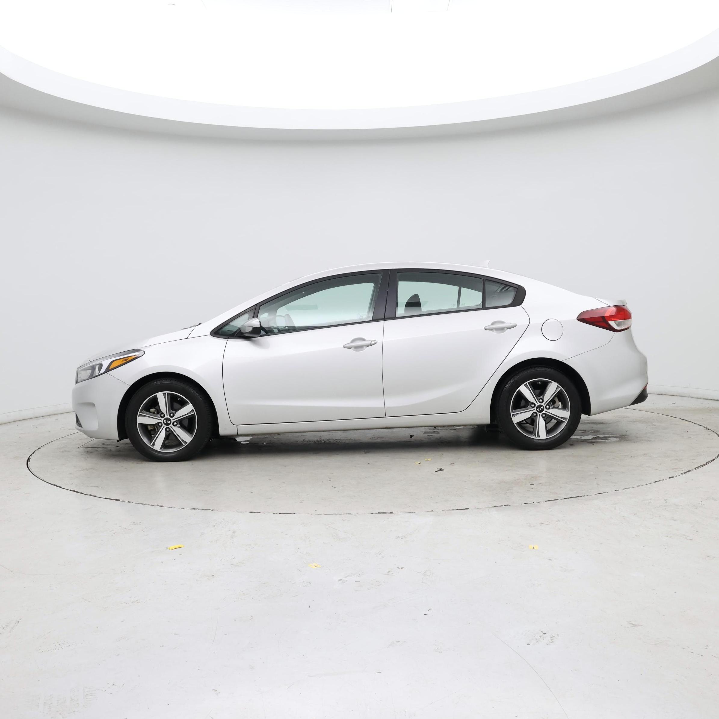 Thumbnail: 2018 Kia Forte - 3
