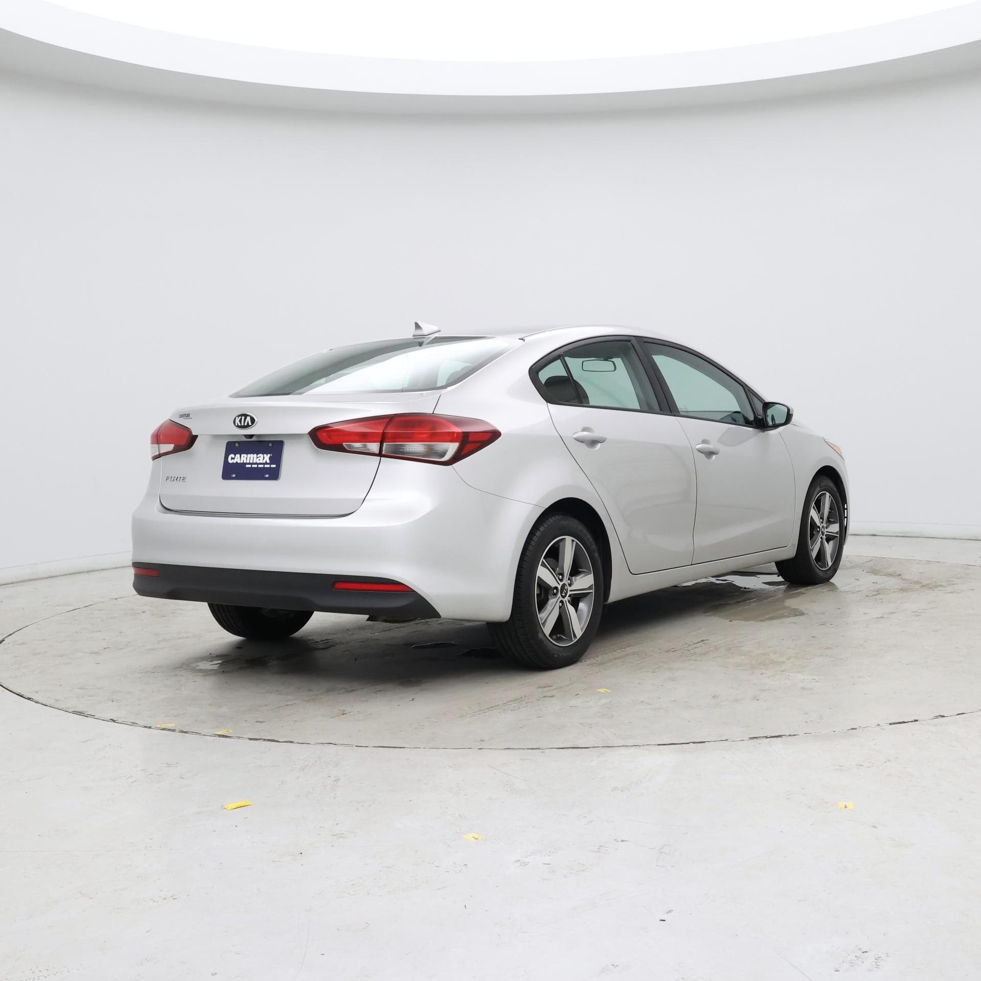 Thumbnail: 2018 Kia Forte - 8