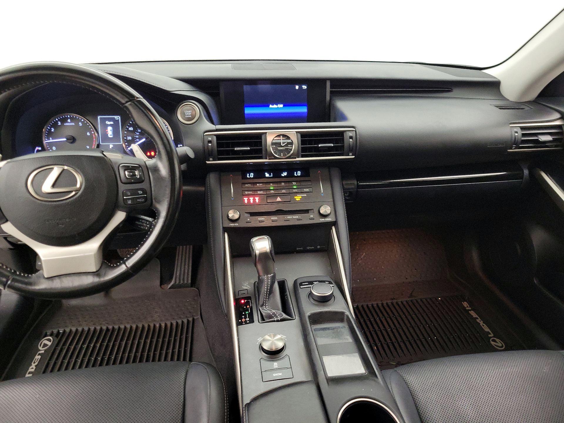 Thumbnail: 2020 Lexus IS - 9