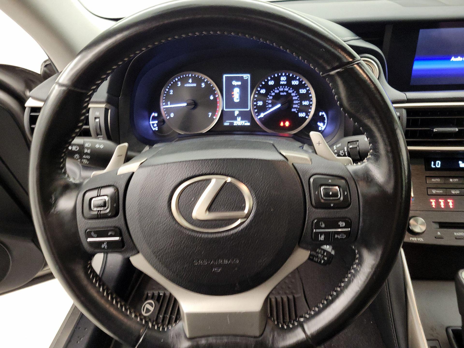 Thumbnail: 2020 Lexus IS - 10
