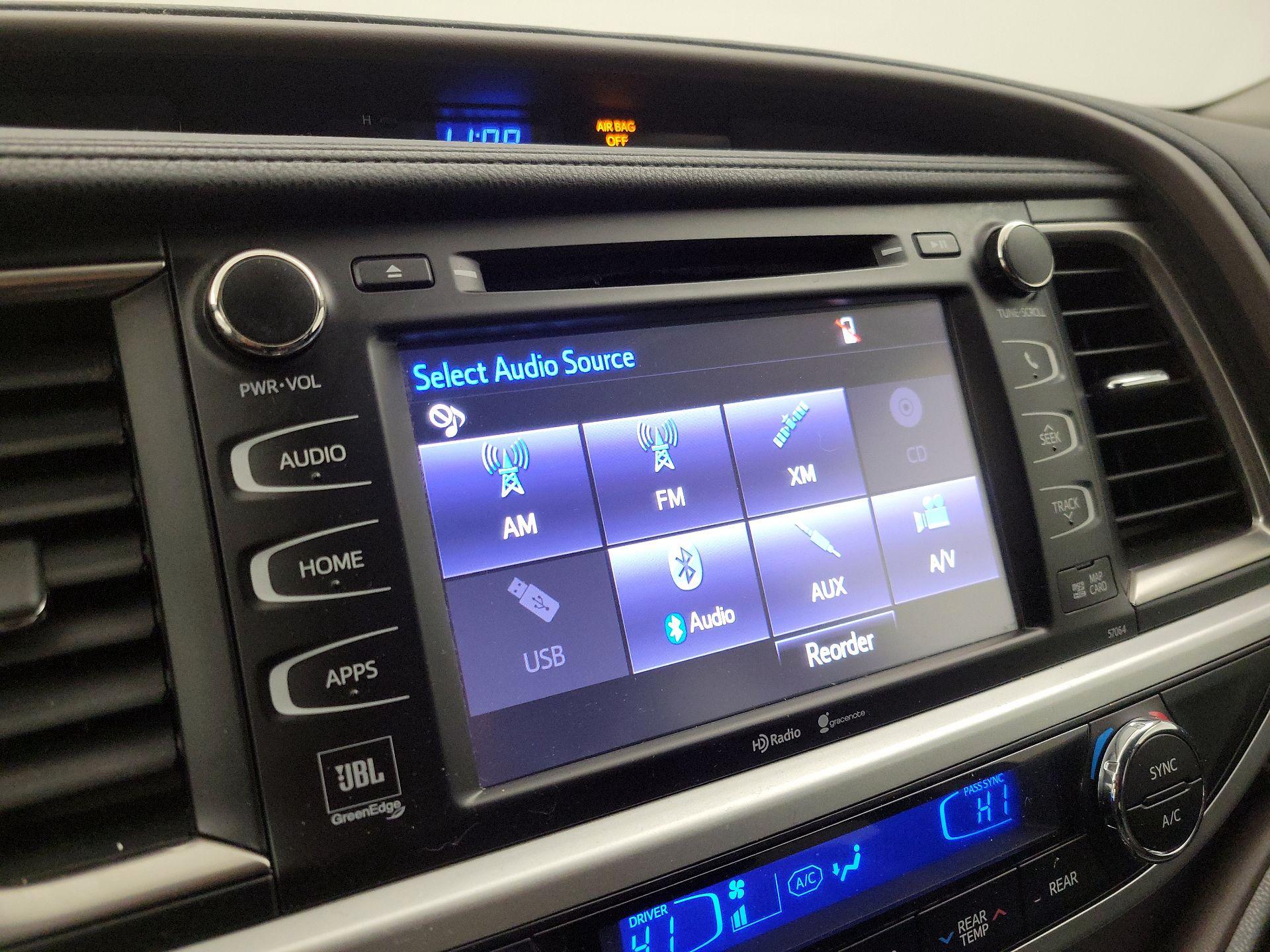 Thumbnail: 2014 Toyota Highlander - 15