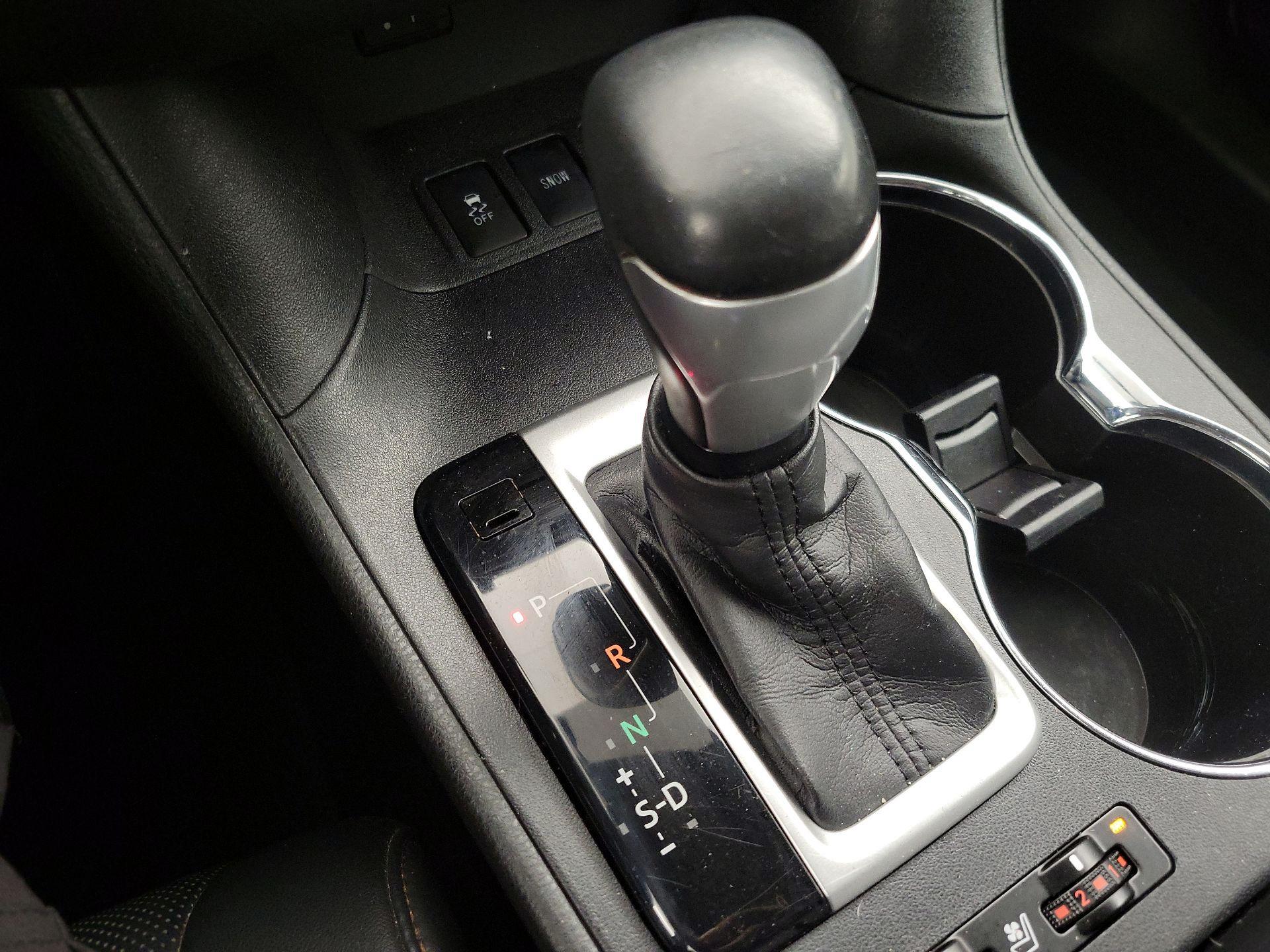 Thumbnail: 2014 Toyota Highlander - 17
