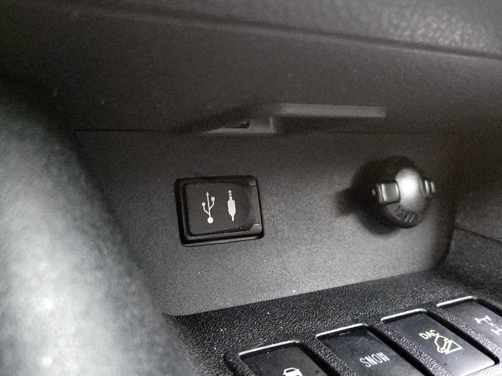 Thumbnail: 2014 Toyota Highlander - 18
