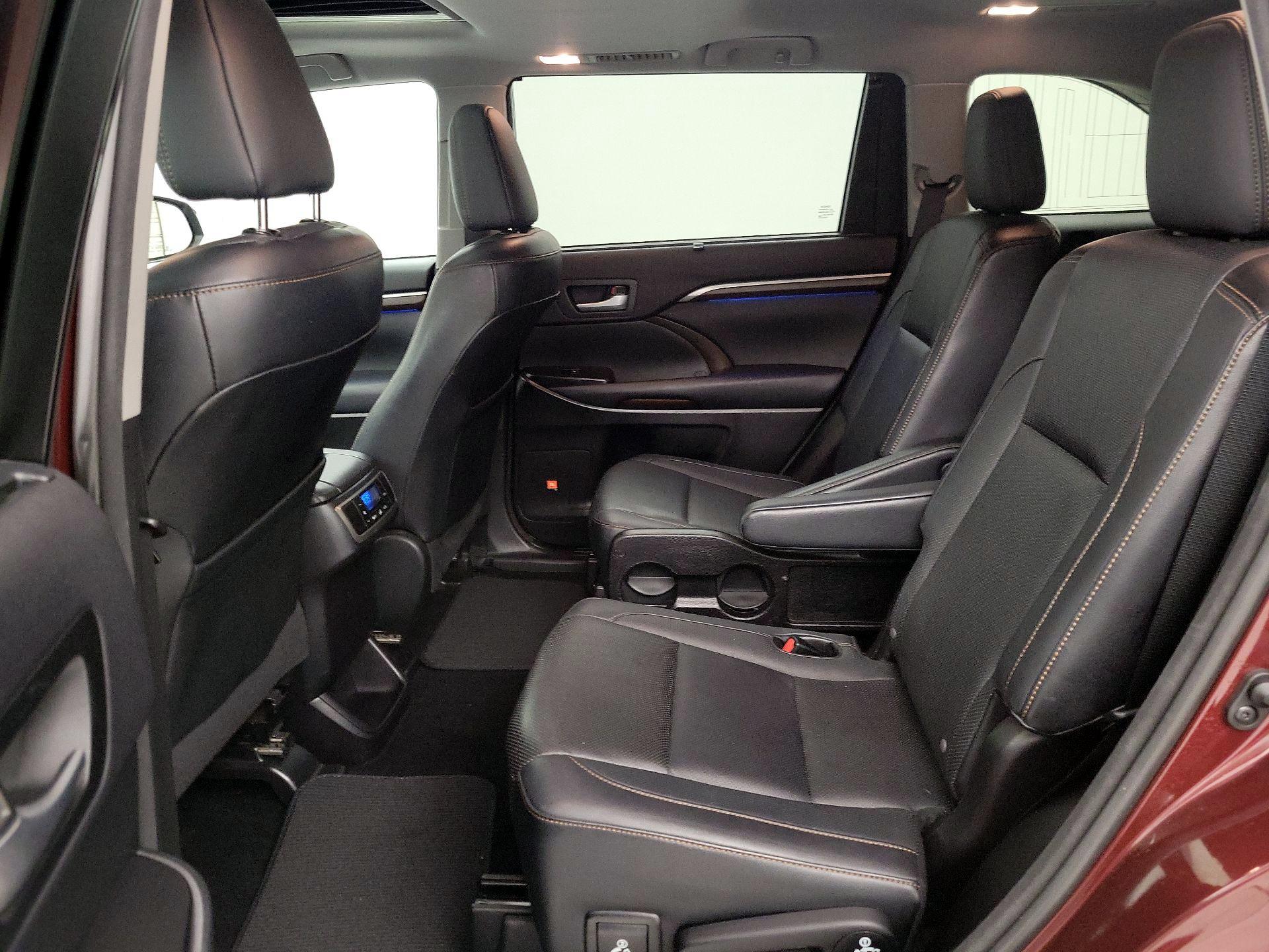 Thumbnail: 2014 Toyota Highlander - 20