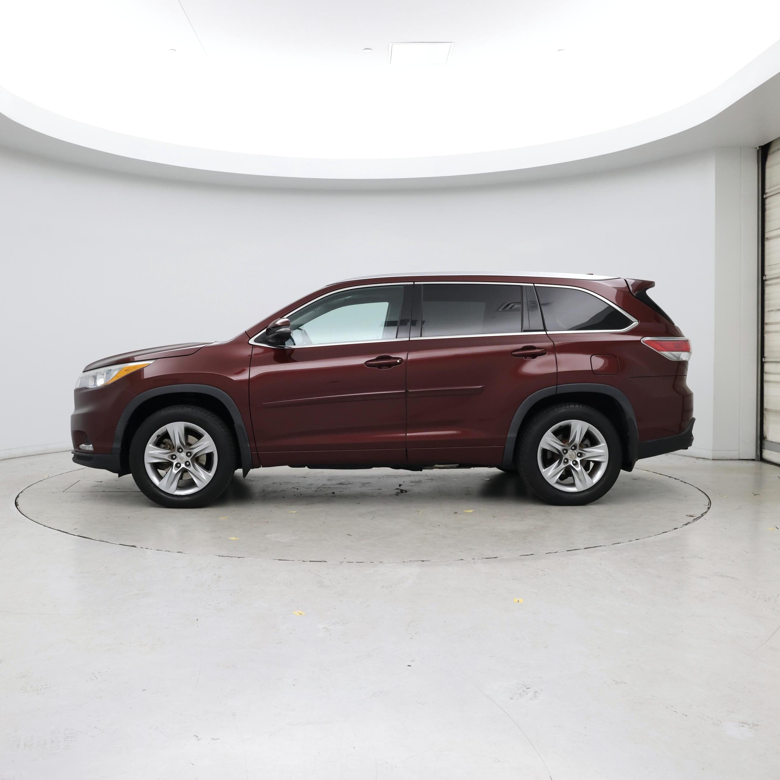 Thumbnail: 2014 Toyota Highlander - 3