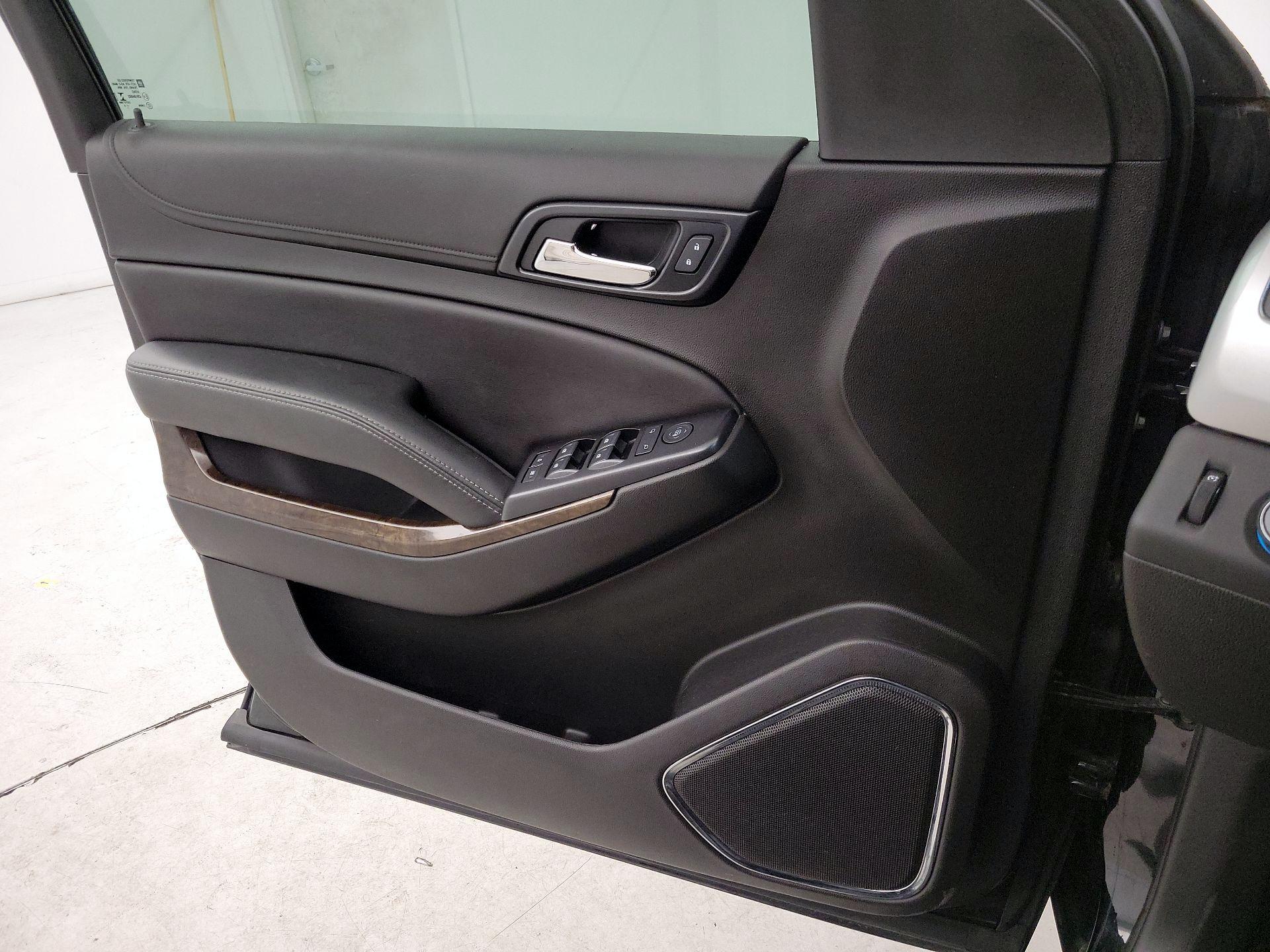 Thumbnail: 2019 Chevrolet Tahoe - 12