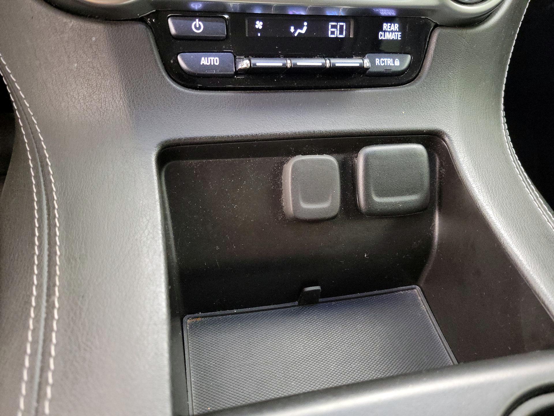 Thumbnail: 2019 Chevrolet Tahoe - 18