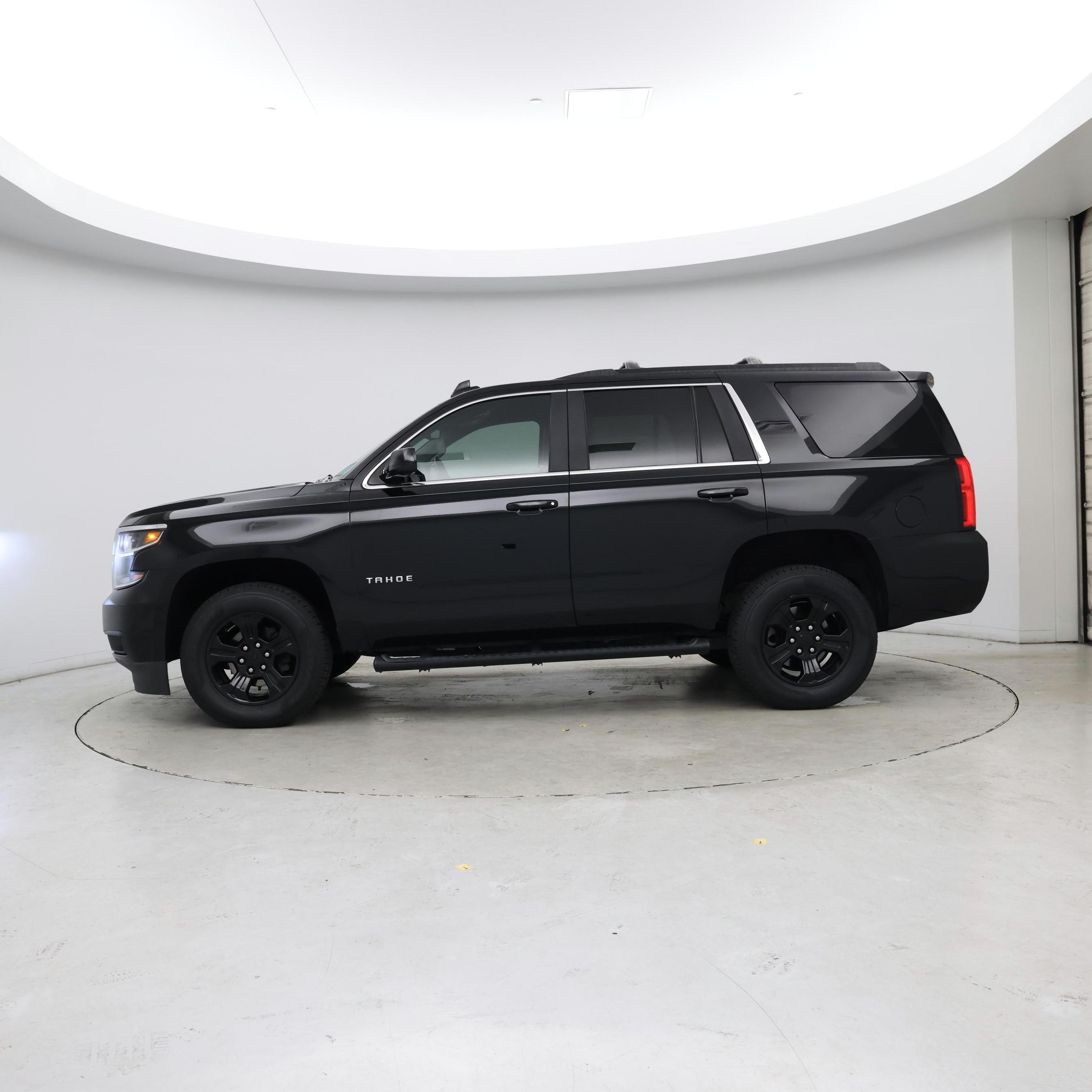 Thumbnail: 2019 Chevrolet Tahoe - 3