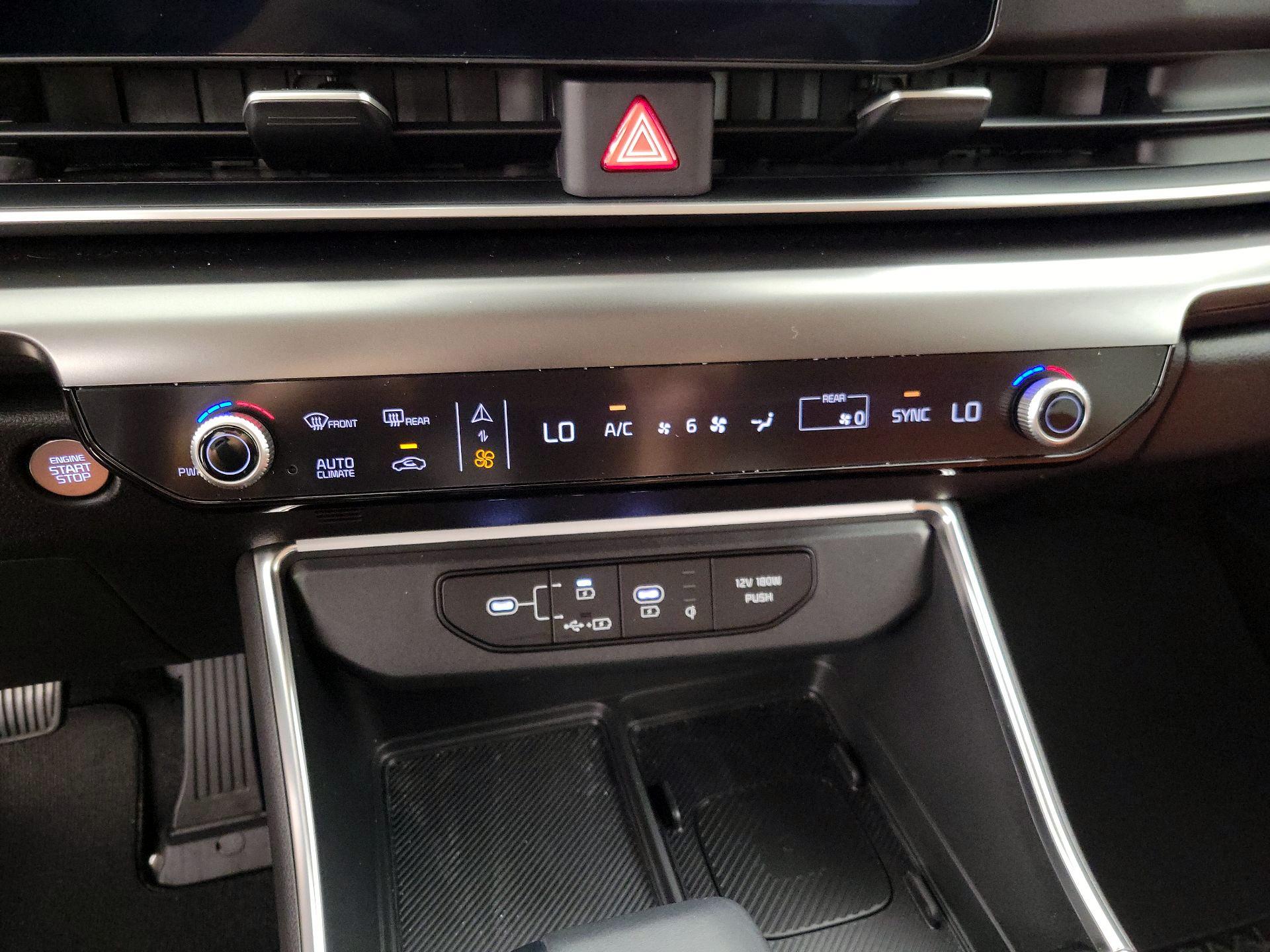 Thumbnail: 2025 Kia Carnival - 16