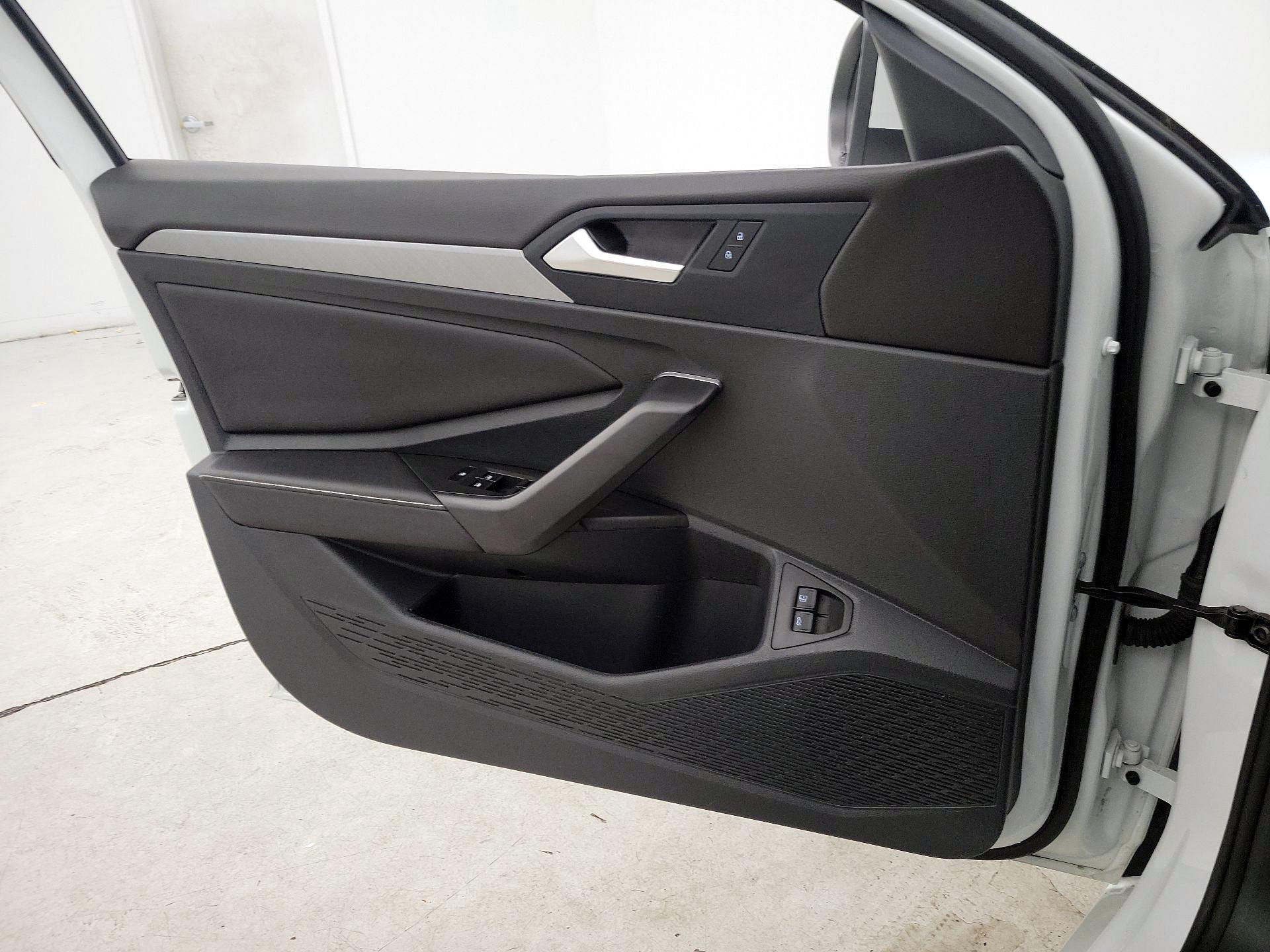 Thumbnail: 2024 Volkswagen Jetta - 12