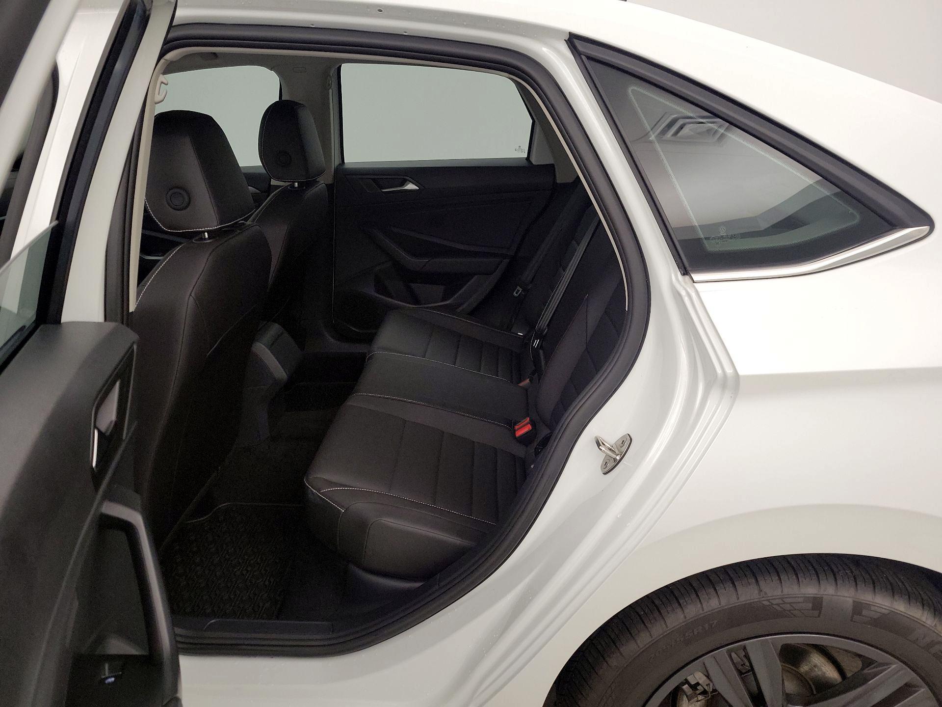 Thumbnail: 2024 Volkswagen Jetta - 19