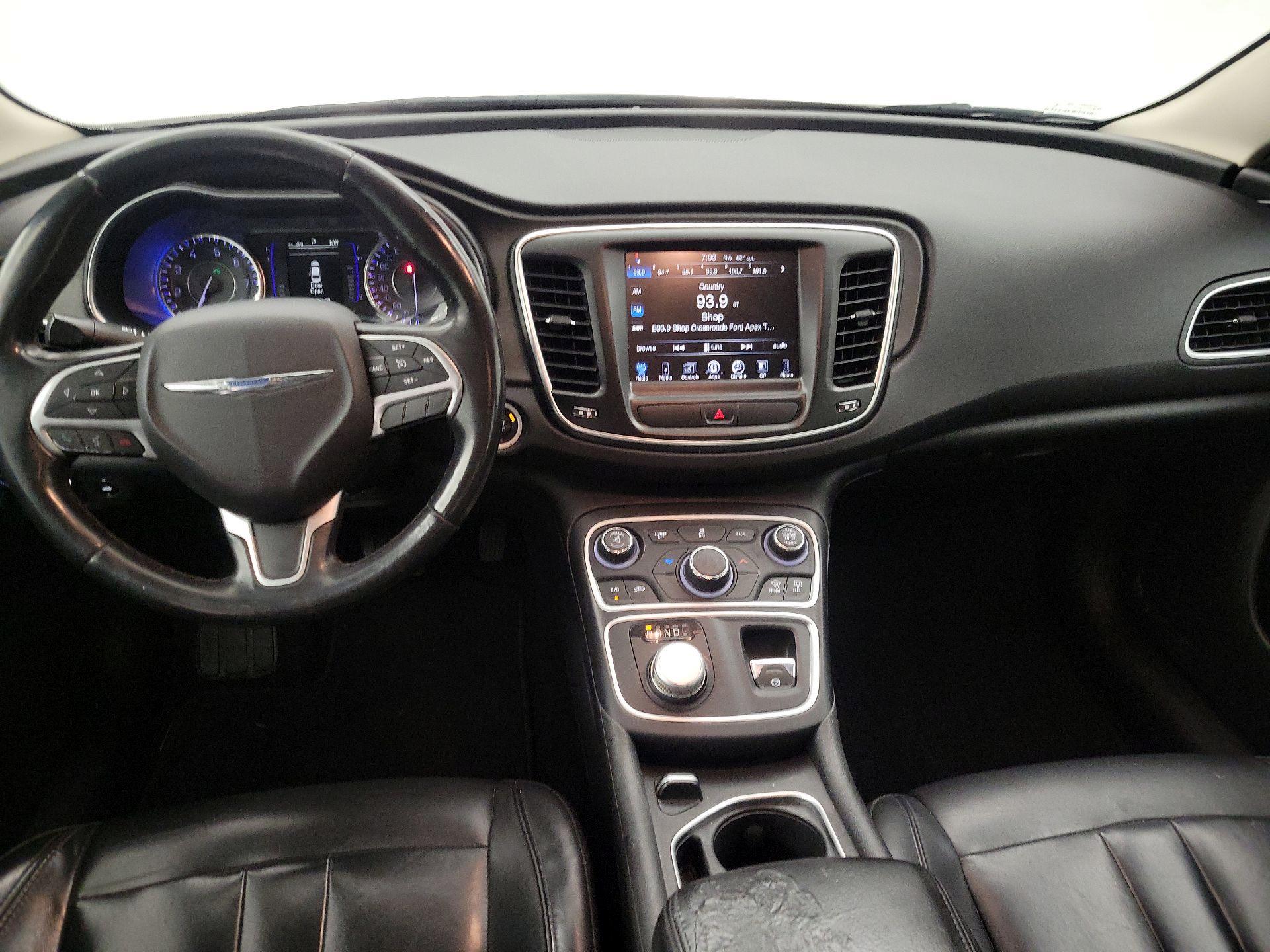 Thumbnail: 2016 Chrysler 200 - 9