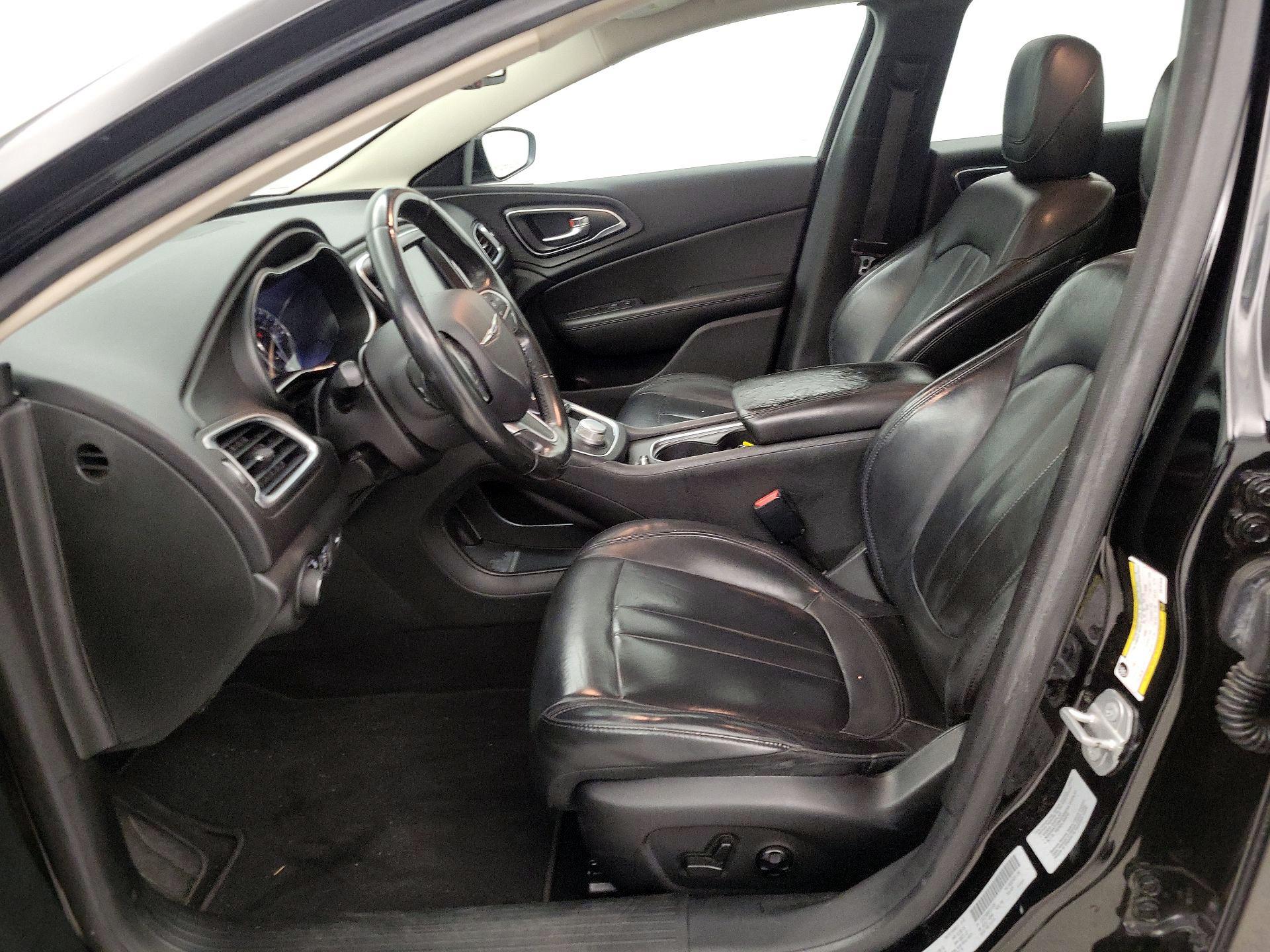 Thumbnail: 2016 Chrysler 200 - 11