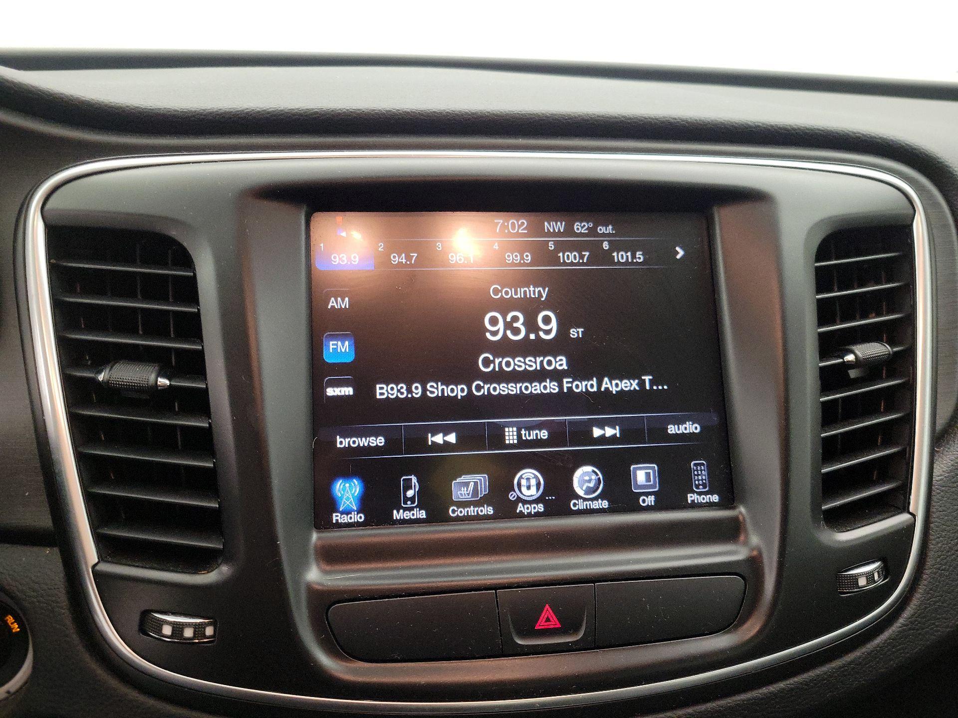 Thumbnail: 2016 Chrysler 200 - 15