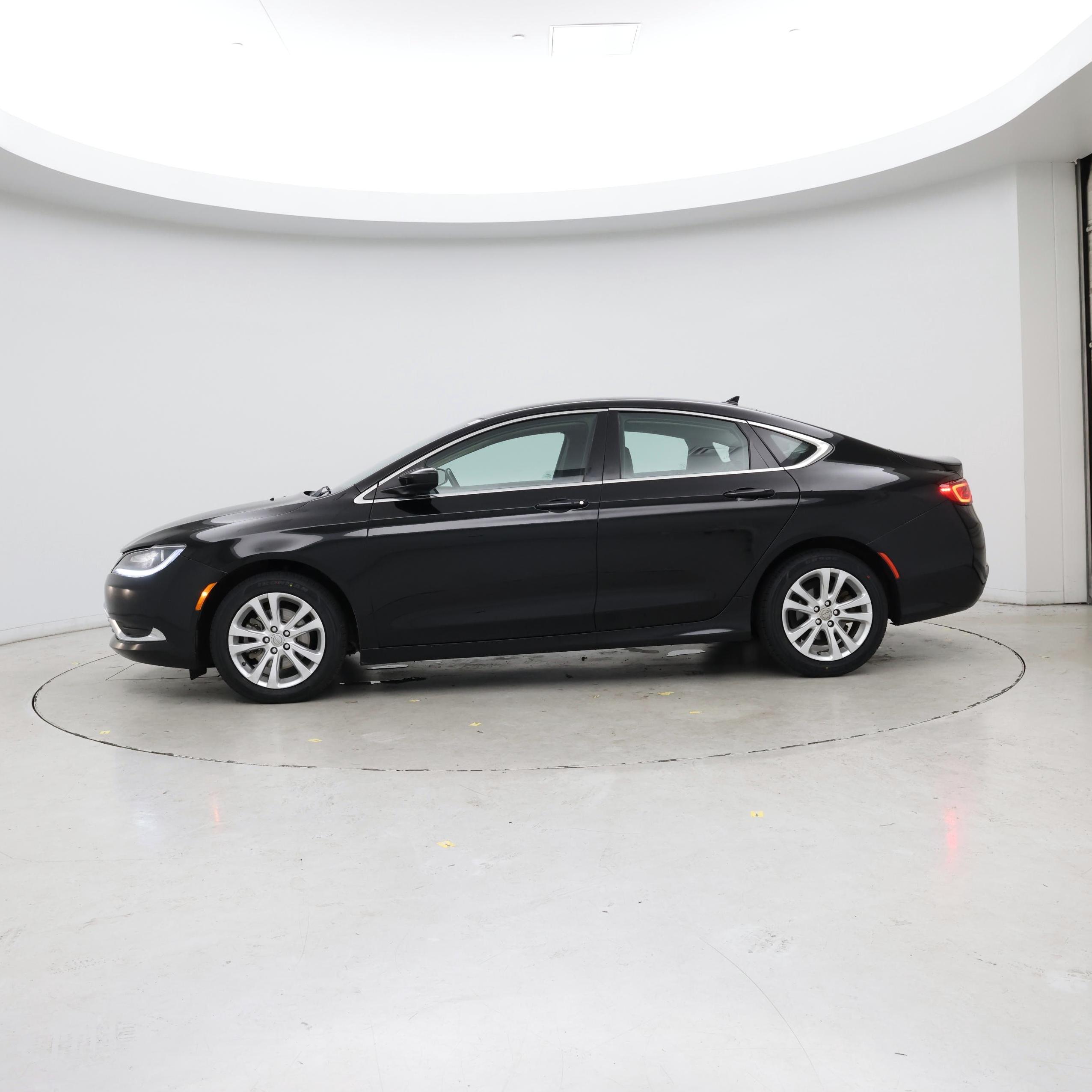 Thumbnail: 2016 Chrysler 200 - 3