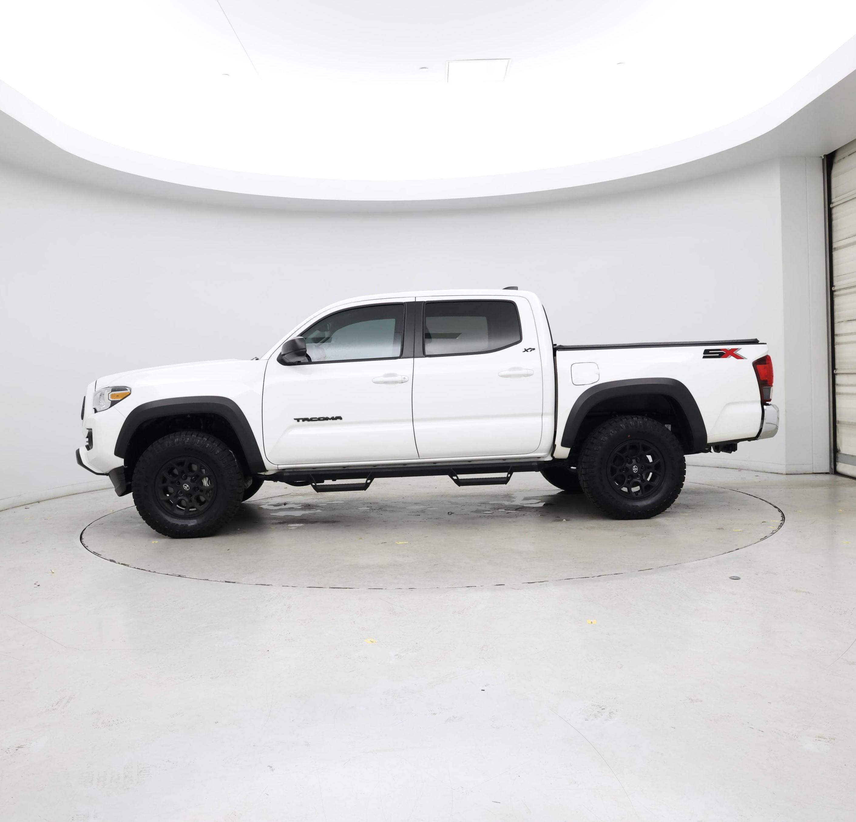 Thumbnail: 2023 Toyota Tacoma - 3
