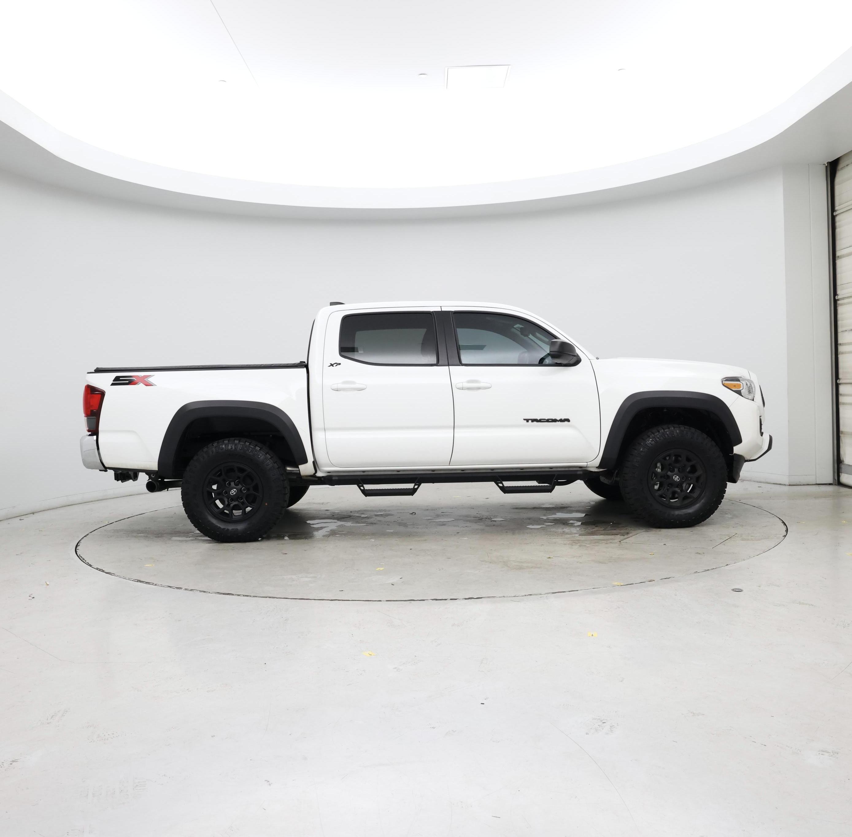 Thumbnail: 2023 Toyota Tacoma - 7